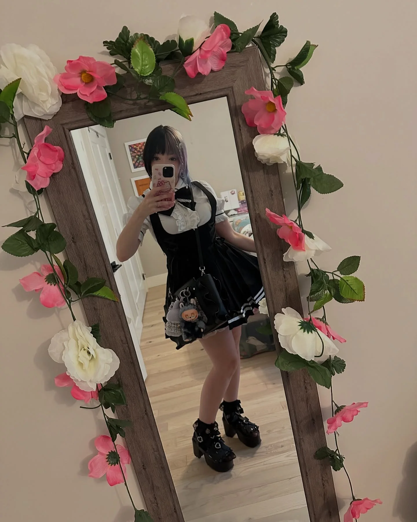 Find my Labubus and I at @animaritime_convention today 💖💖💖
Coord @secrethoney_official 
Bag Ank Rouge 

#JiraiKei #JiraiKeiFashion #MenheraKei #YamiKawaii #CreepyCute #MenheraStyle #JFashion #HarajukuStyle #JiraiVibes #病みかわいい #Animaritime #Animari