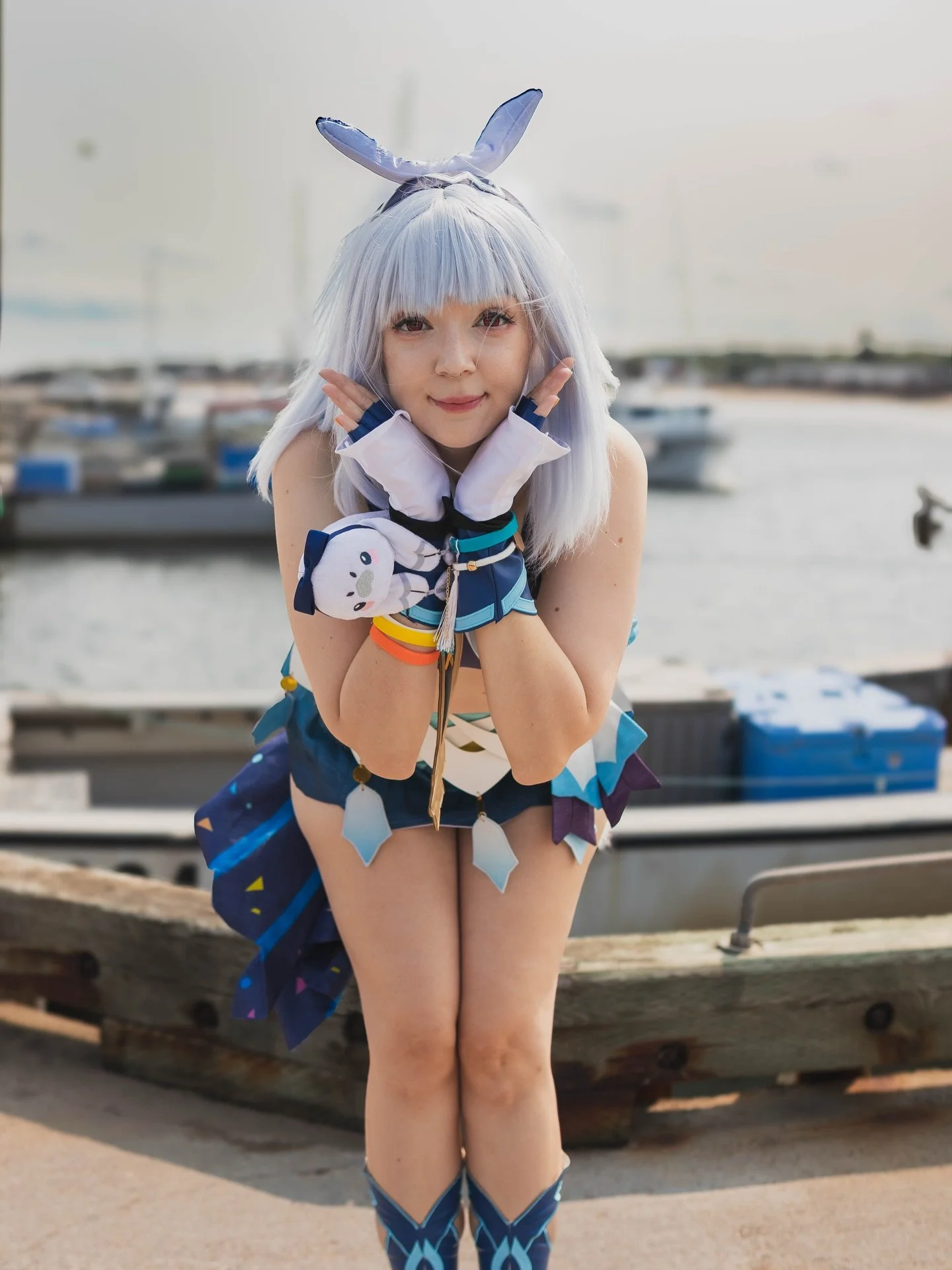 Tbh I know the music doesn&rsquo;t match but I LOVE UMAMUSUME IDC 😈 
Mualani from Genshin Impact 🦭 
Cosplay from Fog City Anime Store on Taobao ✨
.
.
.
#mualanicosplay #genshincosplay #genshinimpact #canadiancosplayer cosplayphotography