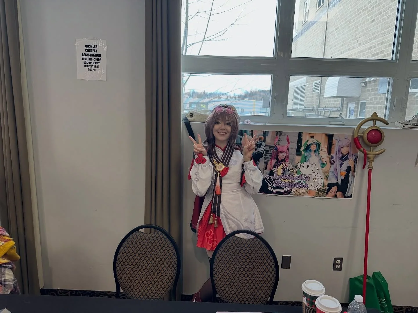 Had such a fun day today at @monctonanimefest 💖 thank you so much for having me! It was such fun and an honour to judge beside the SUPER talented @silkahcosplay and @mckaycosplay 💖 and thank you to @kommisar_chiptune and @skellidrops for being the 