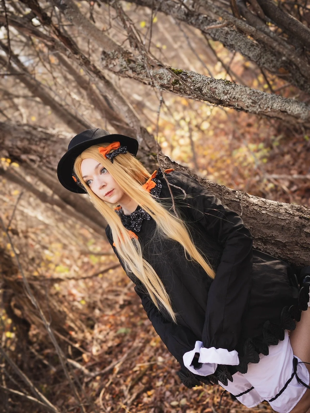 fun fact while shooting this there was a giant kids birthday party a few feet away 🎂 hopefully we made it a bit more interesting for them? 🤔 
The rest of the set is you know where if you&rsquo;d like to support my work ❤️ 

Wig from @epiccosplaywig