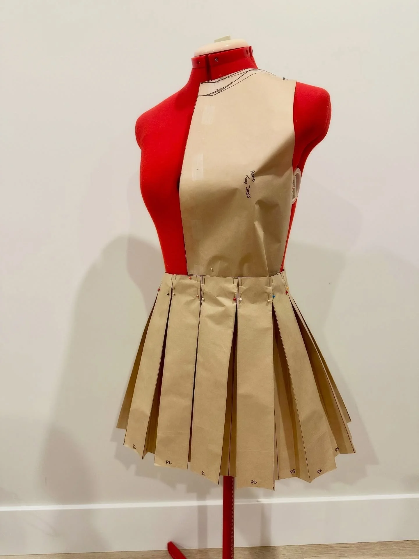 Anne from Nikke WIP ❄️ she has a simple sleeveless box pleated dress she wears under her coat, and that&rsquo;s what this pattern is for! ⭐️ 
Do you draft your patterns? Or do you just go for it 😎 

#NikkeCosplay #MiracleFairyAnne #CosplayWIP #Patte