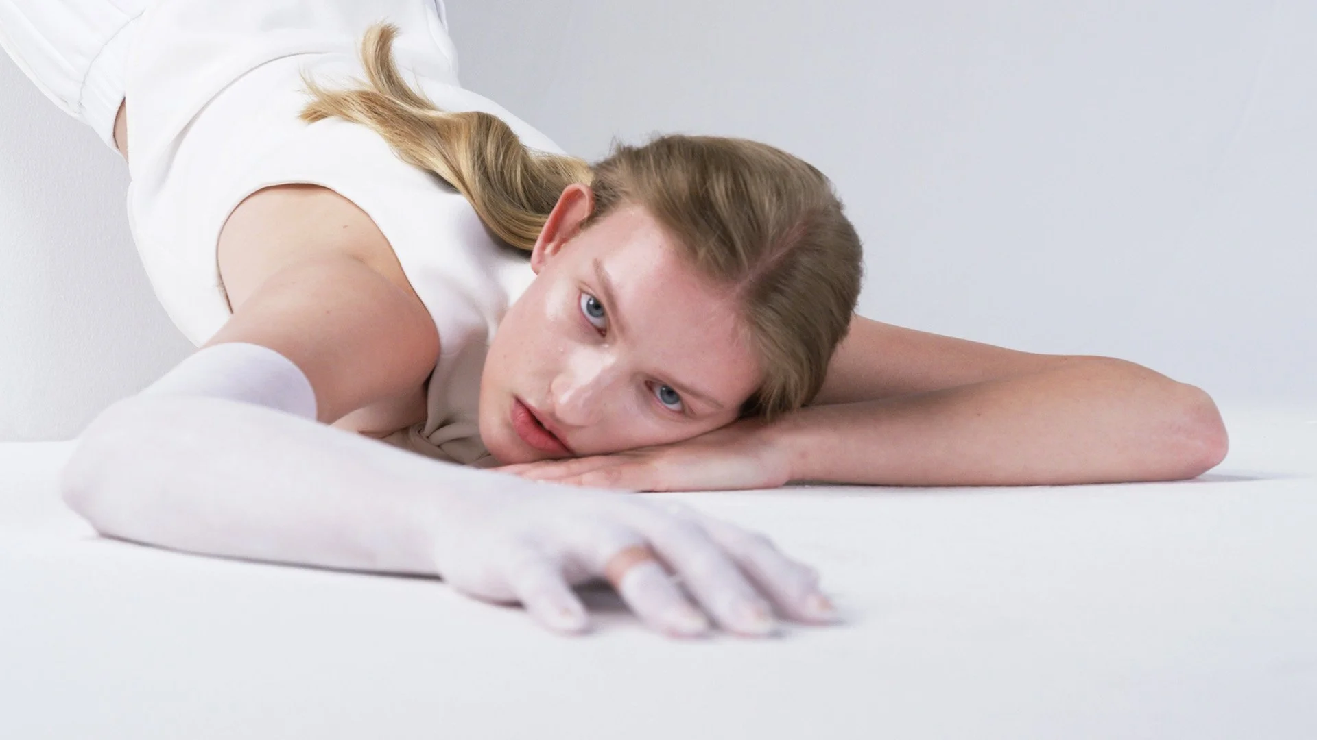 TURNT-The-White-Issue-Fashion-Editorial-Vivienne-and-Tamas-Fashion-Photographer-Paris-Fashion-film-Cover.jpg