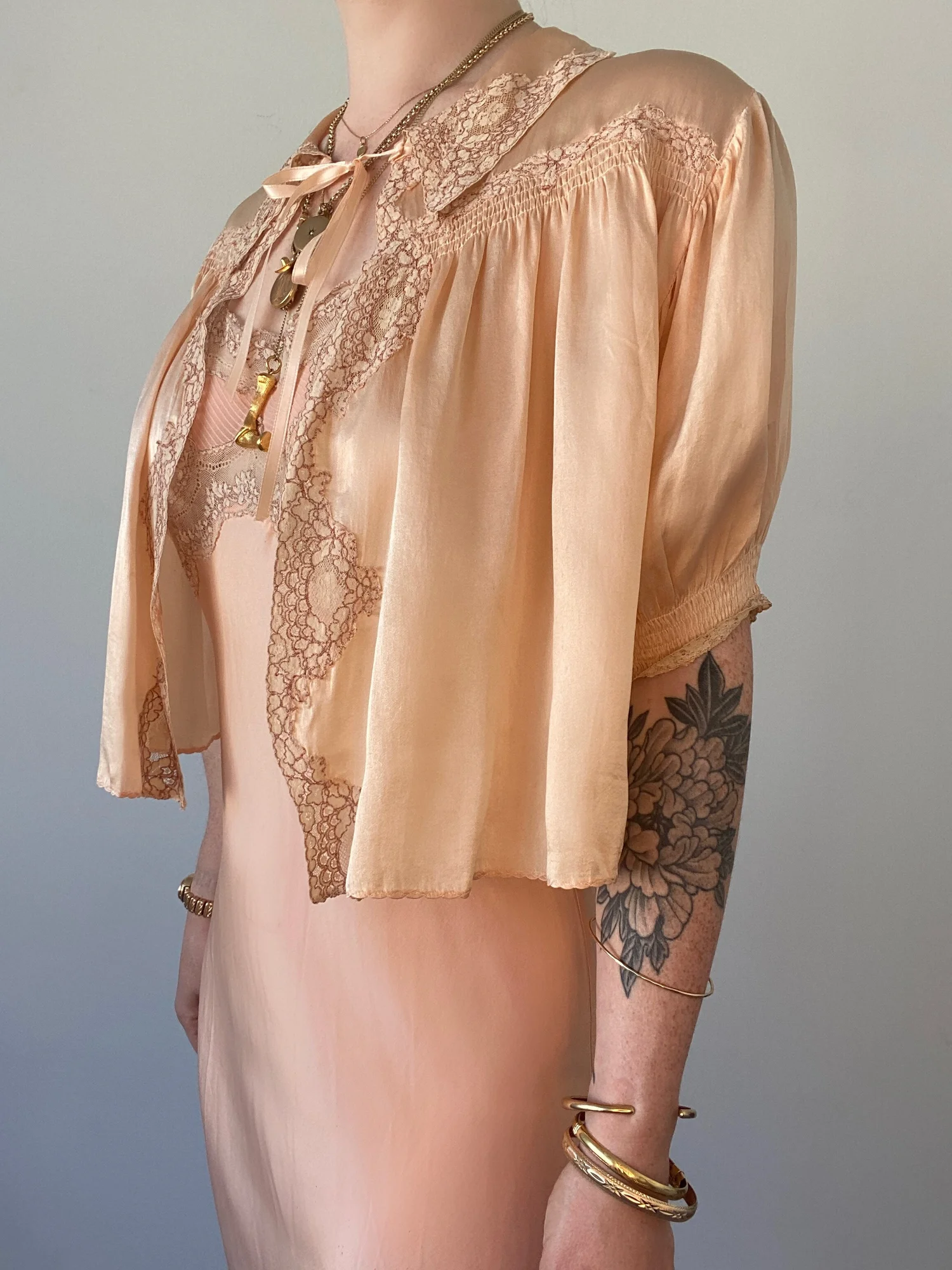 トップス 1930's Baby pink satin bed jacket 1930's Silk Lace Bed Jacket — Ofelia Vintage