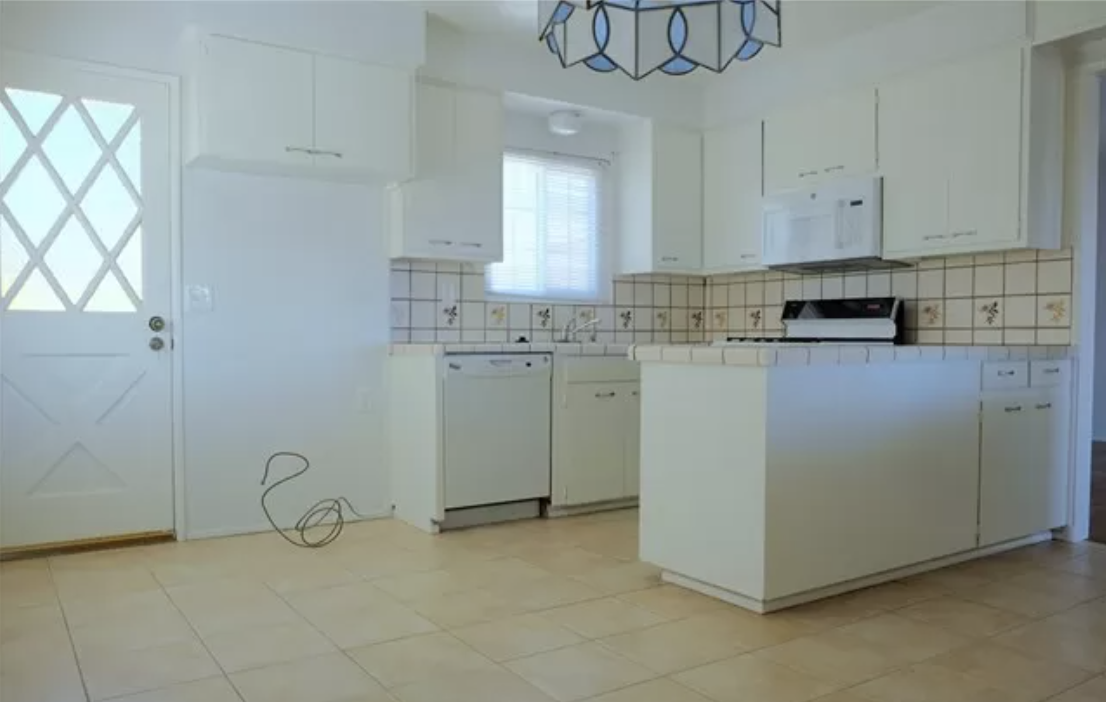 kitchen before 1.png