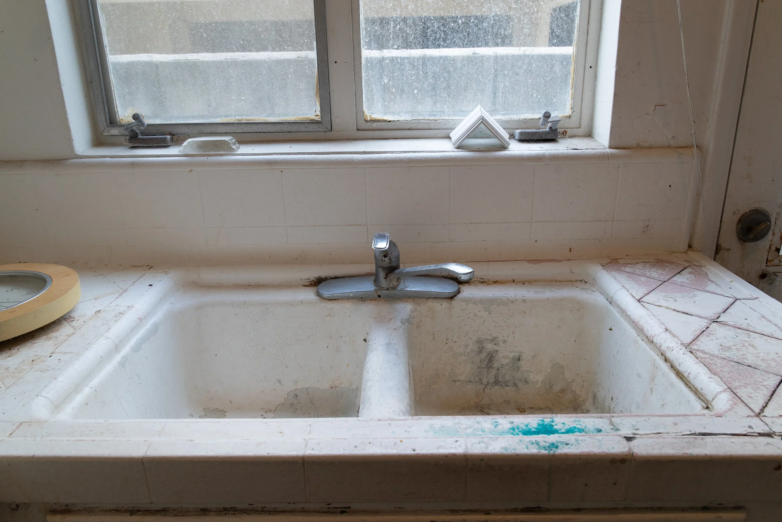 before kitchen 3.jpg