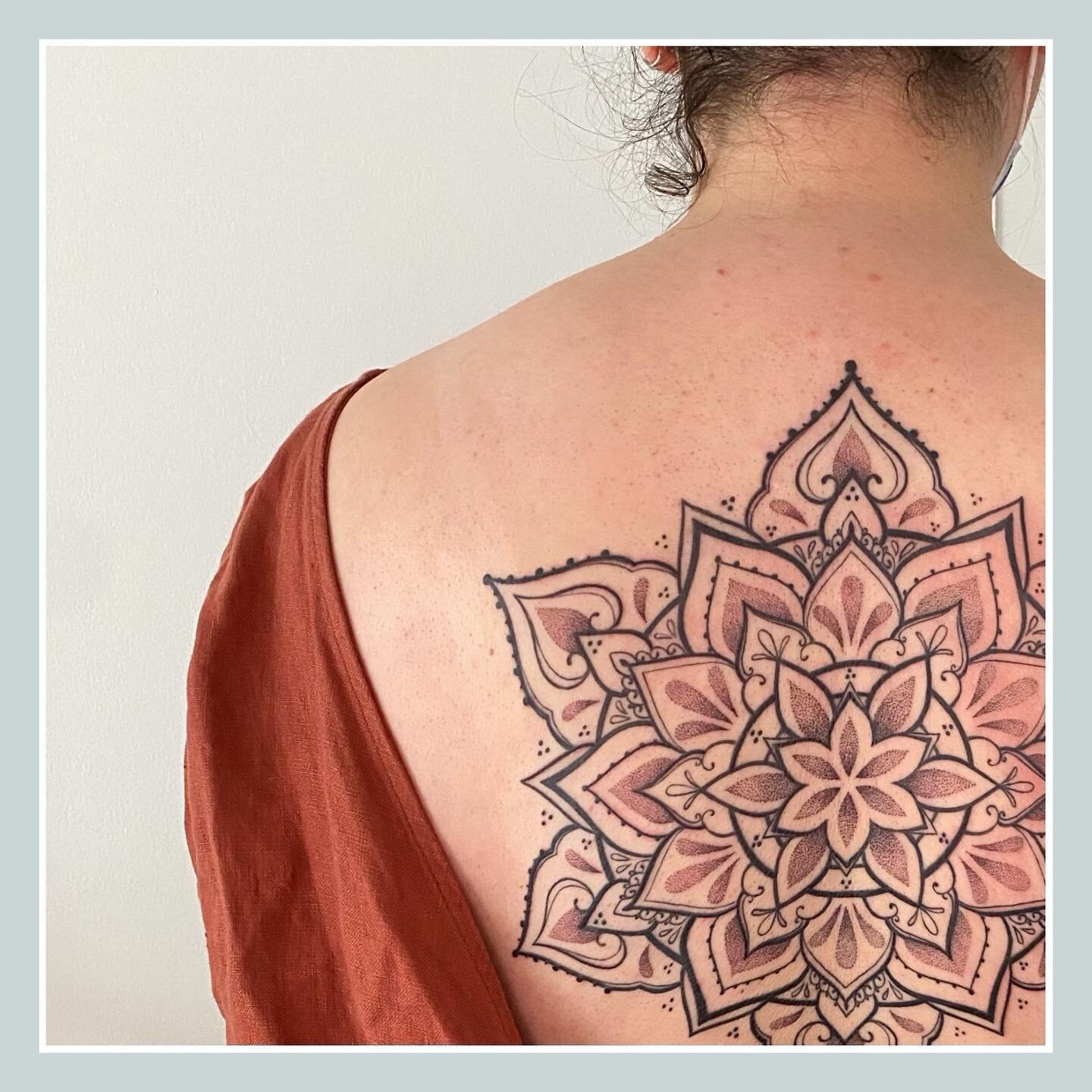 So pumped on this flash mandala that my client Carly purchased over quarantine and I finally got to do! I&rsquo;m so appreciative of all the support I received from my amazing clients this past year!
.
Swipe for more views 😍
.
.
.
.
