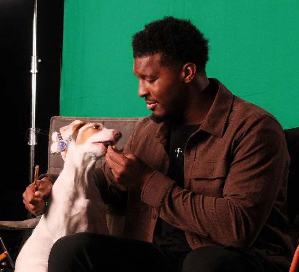 IT'S #PUPPYBOWL DAY! (Or as we like to call it around here, #BENITOBOWL!)

We want to send a special shout out to the @nflpa for partnering with @animalplanet for the third year in a row, and sending Jameis Winston to spend quality time with the sato