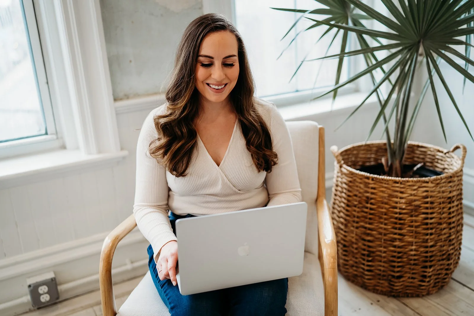 Kelly McCracken For Wedding Pros