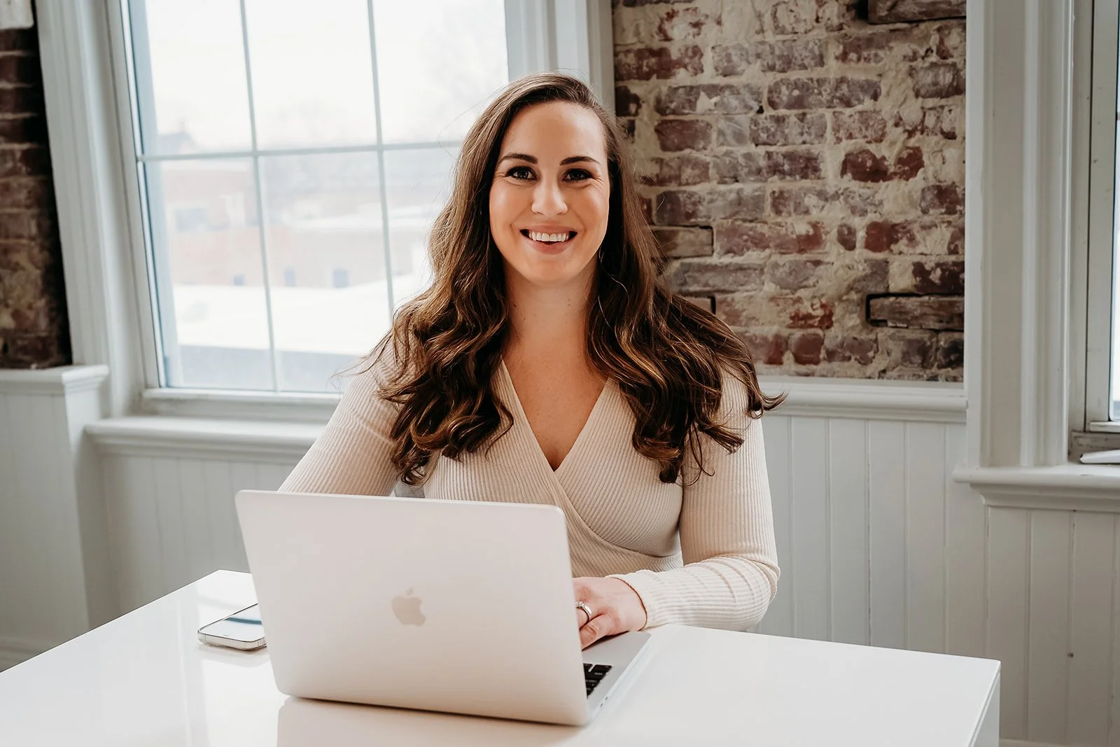 Kelly McCracken For Wedding Pros