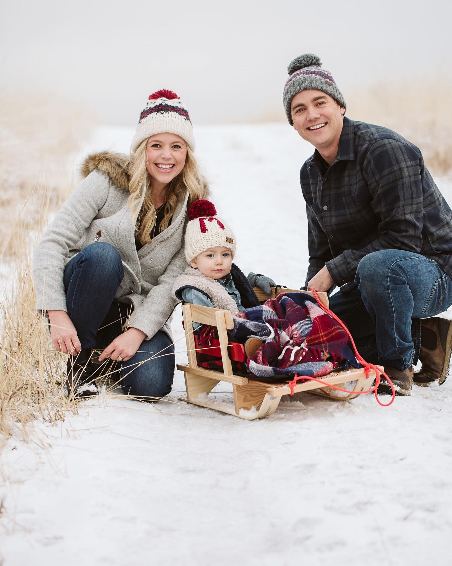 I love snow for photos. It just looks so beautiful. Doesn&rsquo;t hurt having an adorable babe and gorgeous mom and dad either! #spokanefamilyphotographer #spokanechildrensphotographer #family#winter#spokanewinter #spokanewashington #spokanesmallbusi