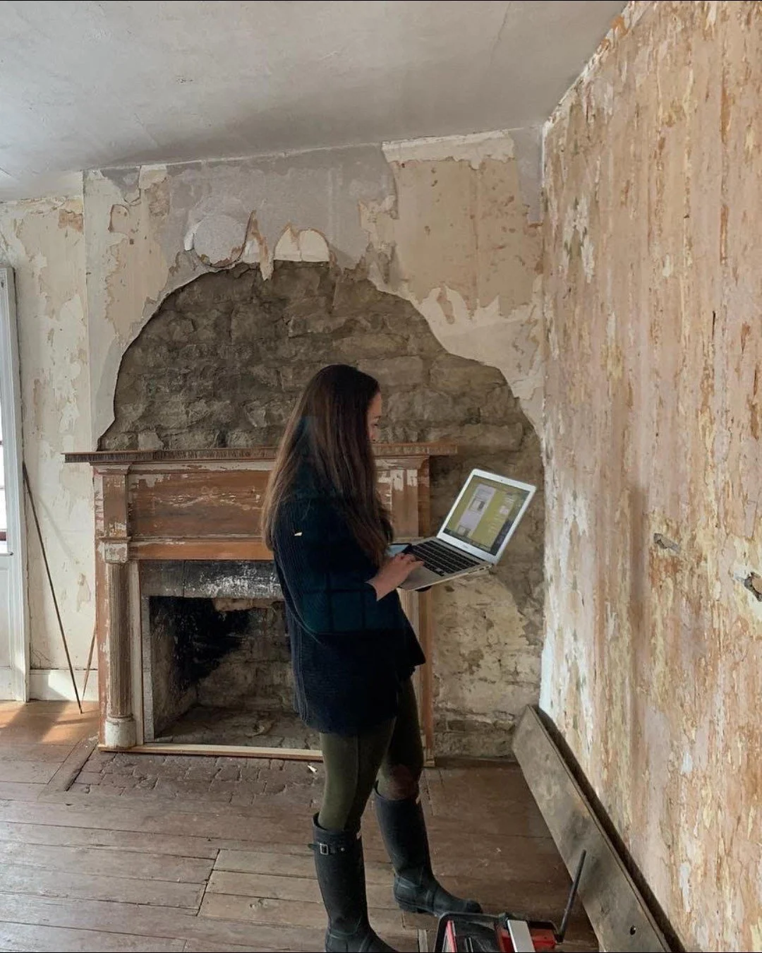 Documentation🤝 Conservation

It is not simply enough to say &ldquo;This place matters.&rdquo; without being able to answer the crucial question of &ldquo;Why?&rdquo;

Documenting history is a valuable tool for the conservation of Canadian buildings,