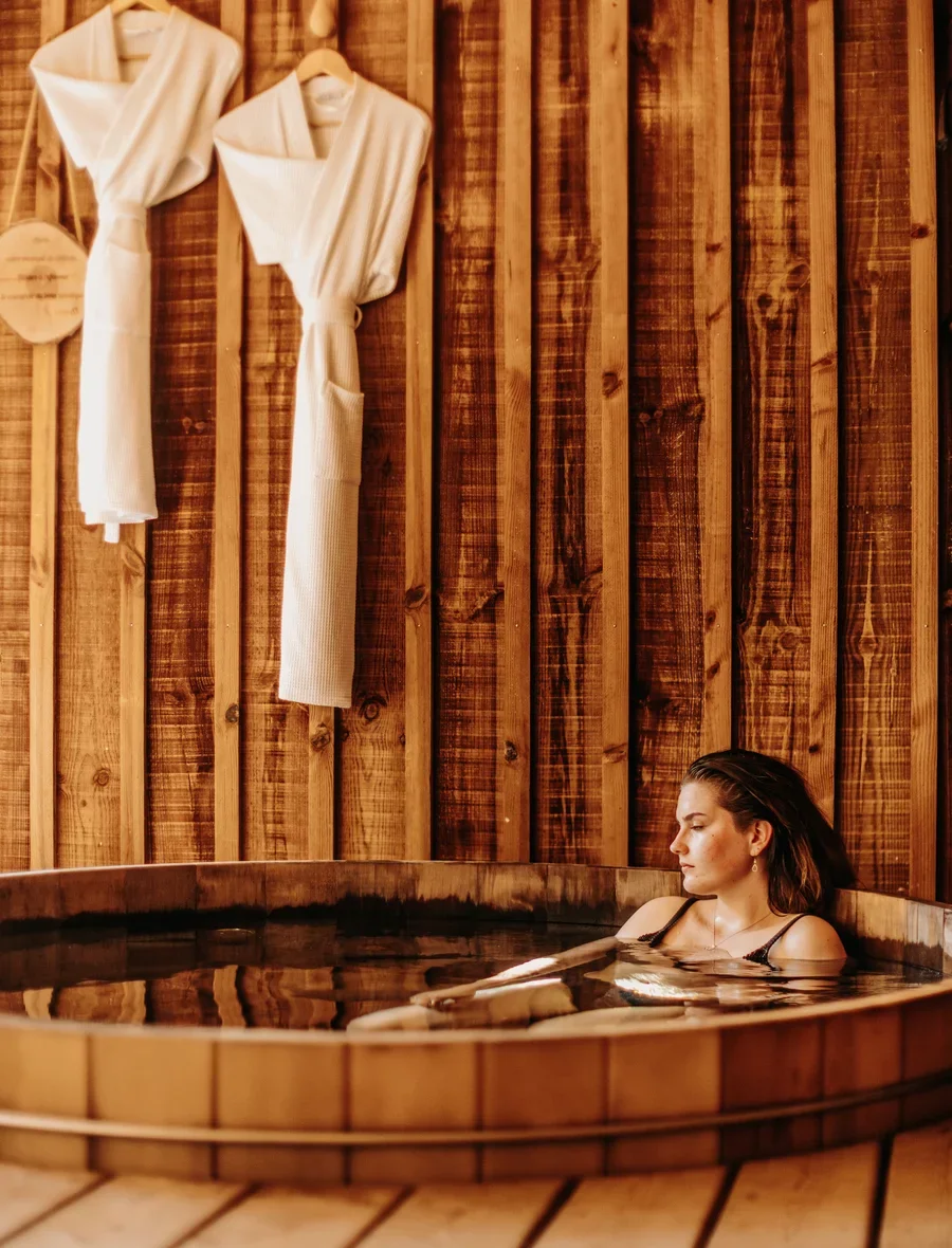 544-cabane-nordique-spa-bain-nordique-sauna (1).webp