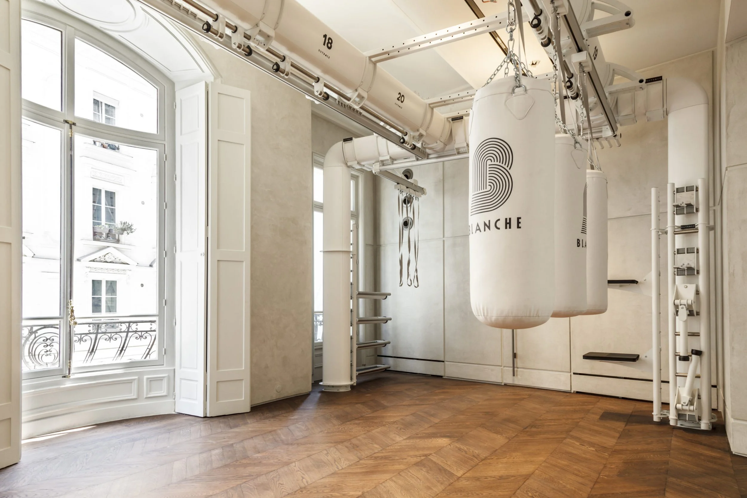 HD_Blanche_STUDIO_3-scaled.jpg