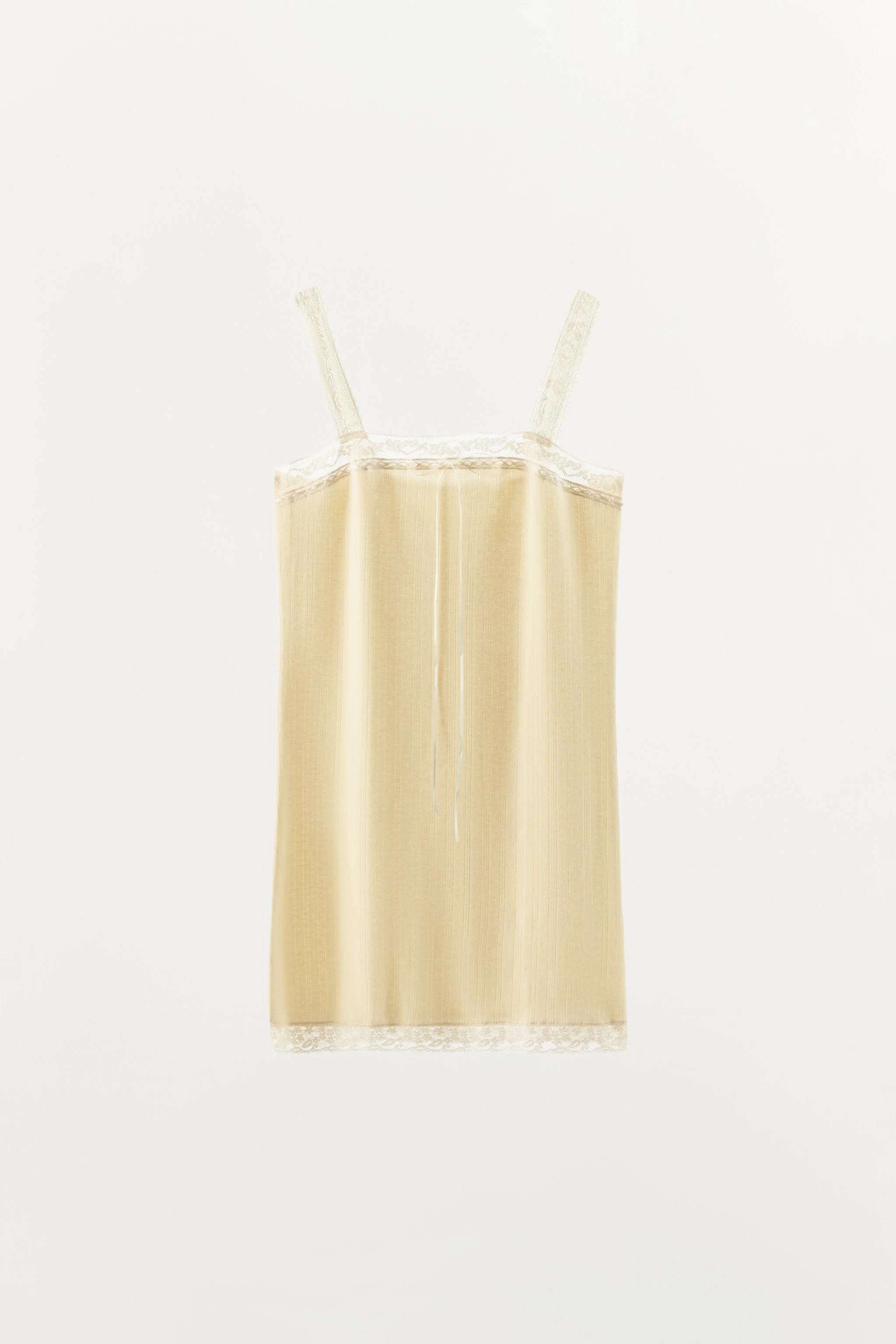 Robe courte en dentelle Zara, 29,95 €