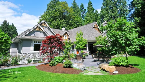 beautiful yard.jpg