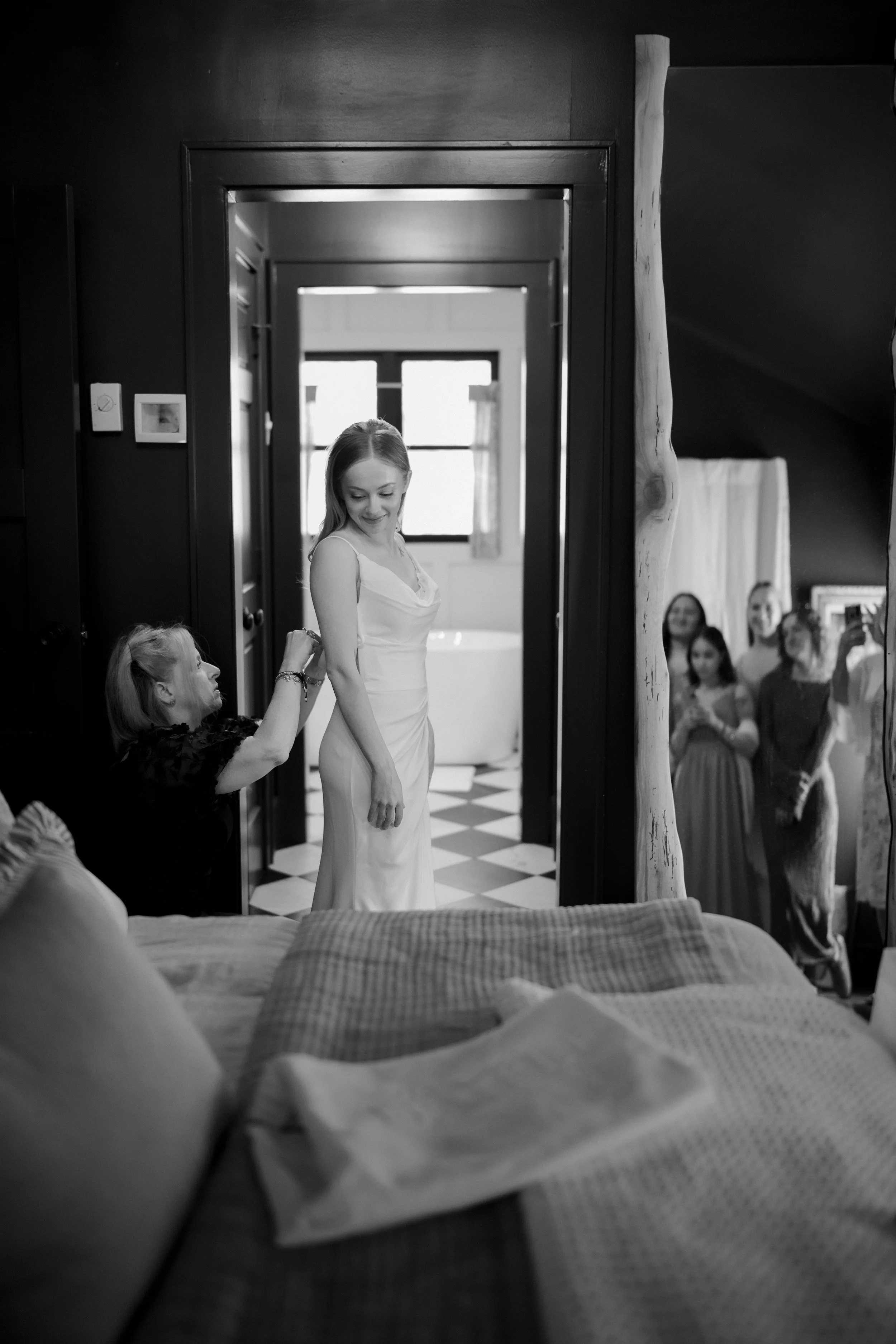 Temple_Wedding_Getting_Ready-40.jpg