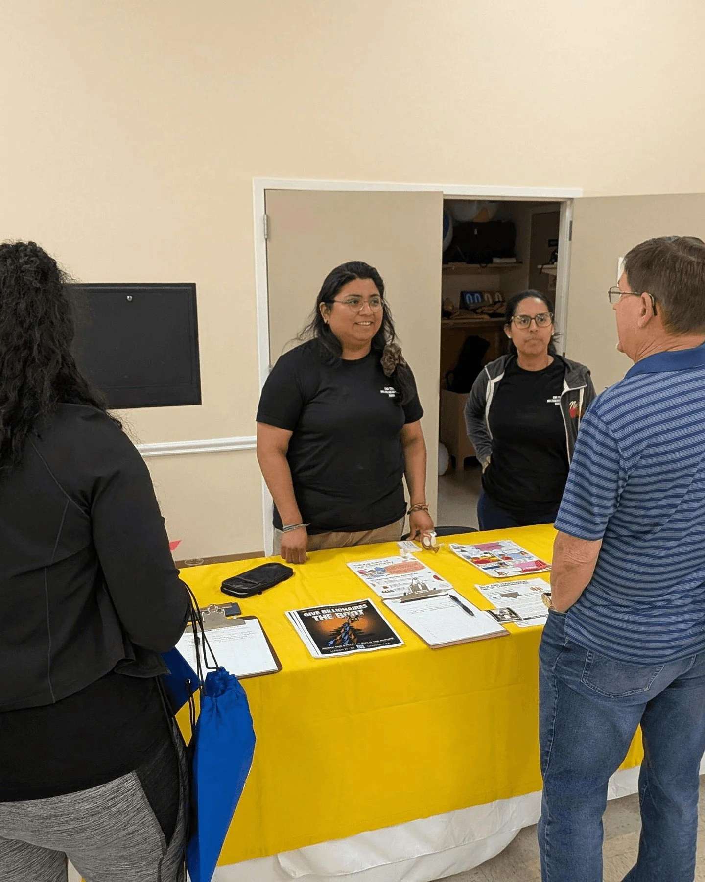 Thanks to @PublicHealthWatch for inviting us to last week's town hall in Highlands, TX, where we engaged w/ residents about the health impacts of the petrochemical industry amidst concerns of the govt underreporting cancer data. All along the 52 mile