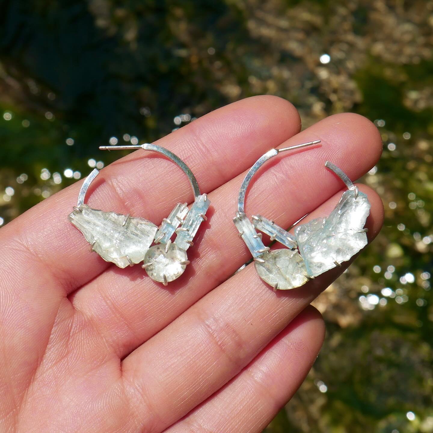 Pisces season is upon us! And I&rsquo;m sure you have a special Pisces in your life ✨ I&rsquo;ll be having my Pisces Drop💧 the first week in March but these babies are available now! 💎
&bull;
&bull;
&bull;
#hoopearrings #aquamarine #aquamarinejewel