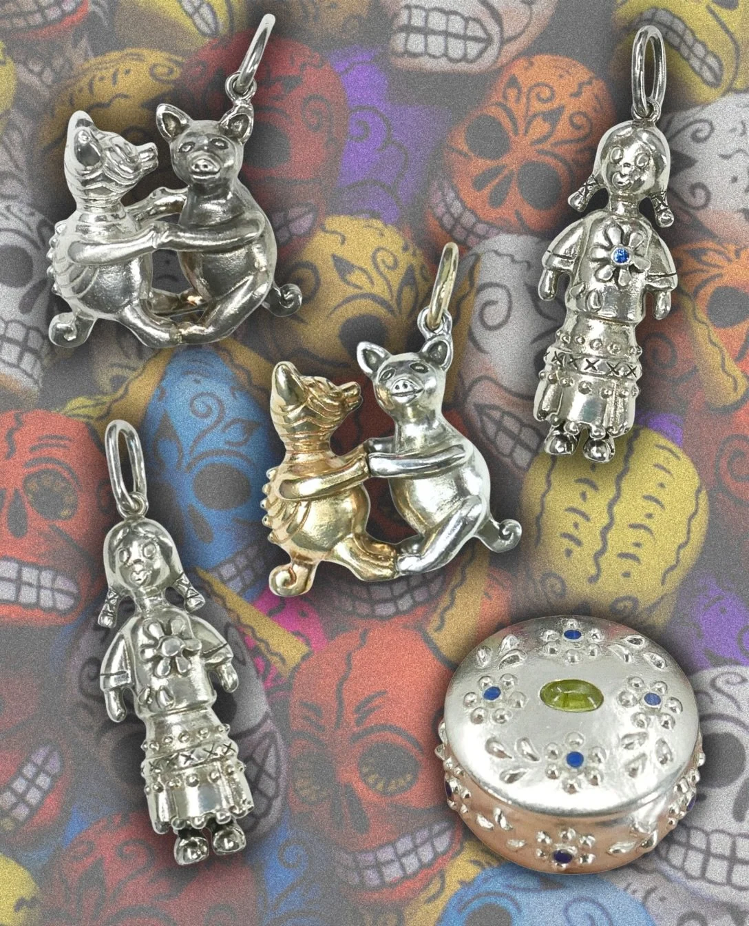 My New Mexican inspired collection is now available! A duo of Colima dogs, Mexican worry dolls and Barro pot set will join my forever family! I will share more about this collection and my inspiration over the next coming days hope you guys enjoy!! 
