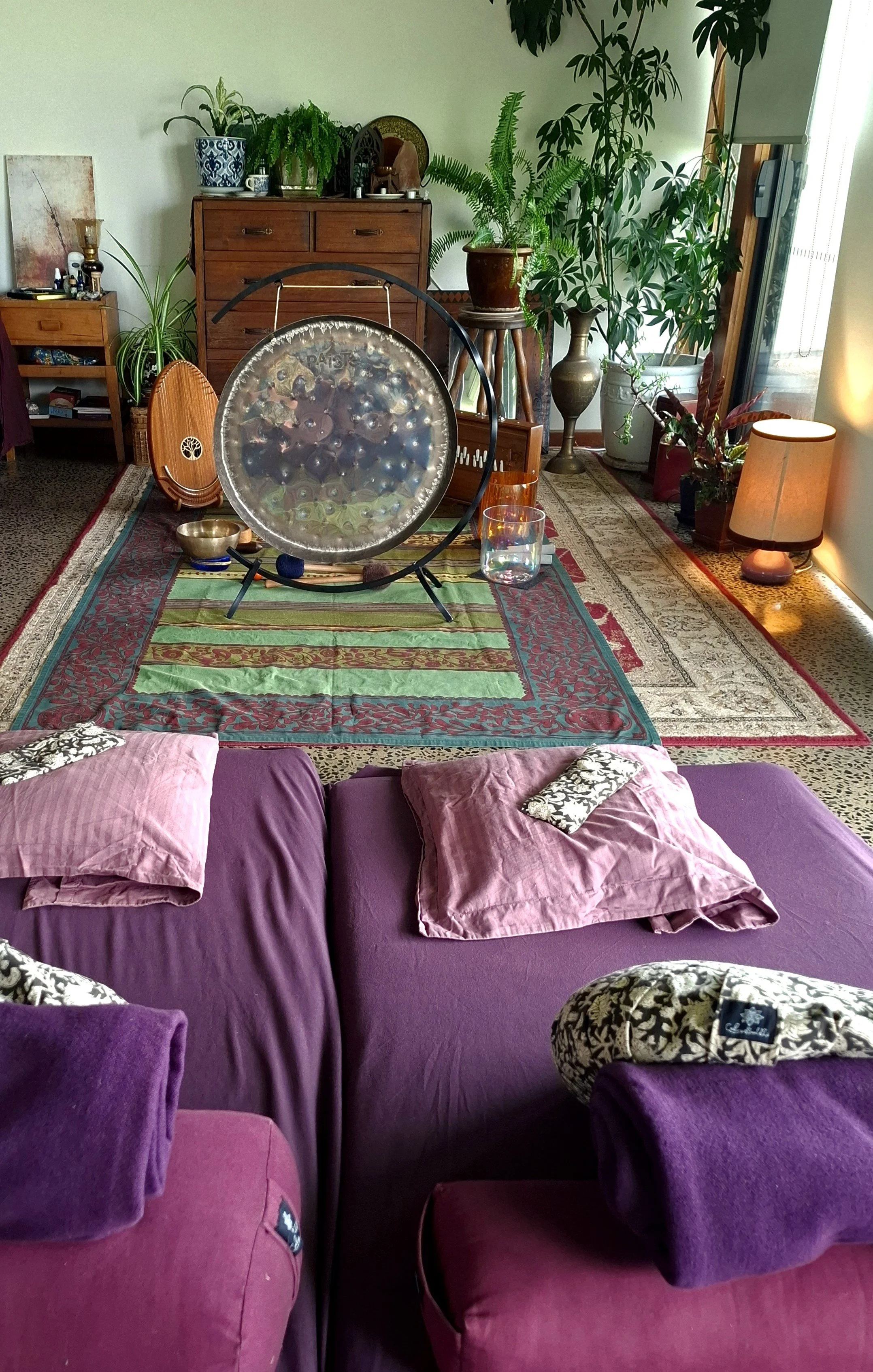 romantic-getaway-daylesford-macedon-ranges-couples-sound-healing-weekend-connection-malmsbury-kyneton-woodend