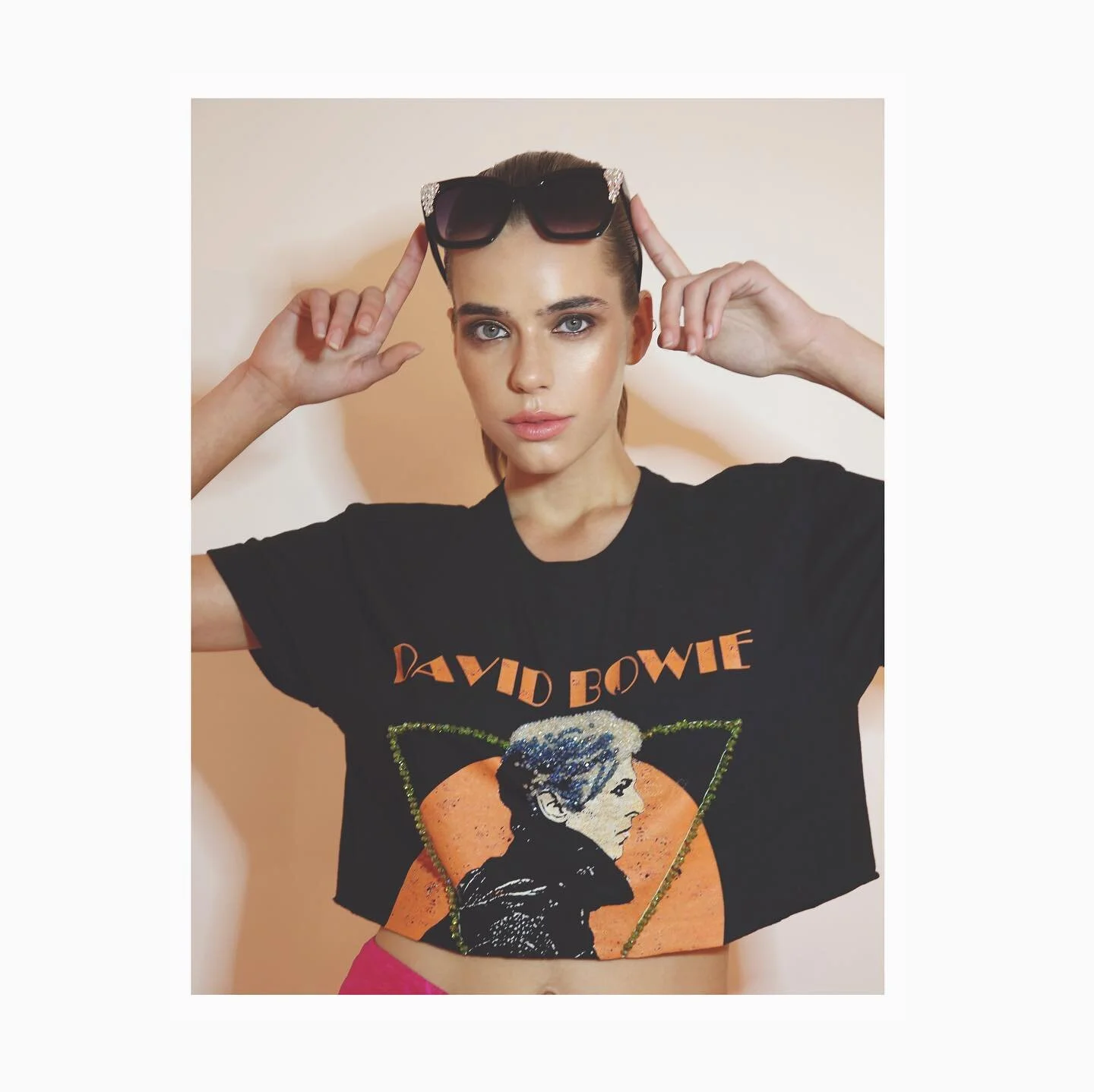 #model @itsmesif #flyingsolonyc @flyingsolonyc #hair @diegolarez @dragan_yc #makeupartist @mcqueen.makeup @makeupbydmitry #davidbowie @wilhelminamodels @artbullyklr @evangelista_official @camouflaged_official