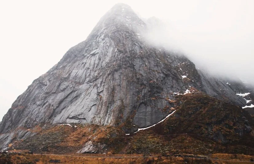 2 /&nbsp;My help cometh from the&nbsp;Lord, which made heaven and earth.3 / He will not suffer thy foot to be moved: he that keepeth thee will not slumber.