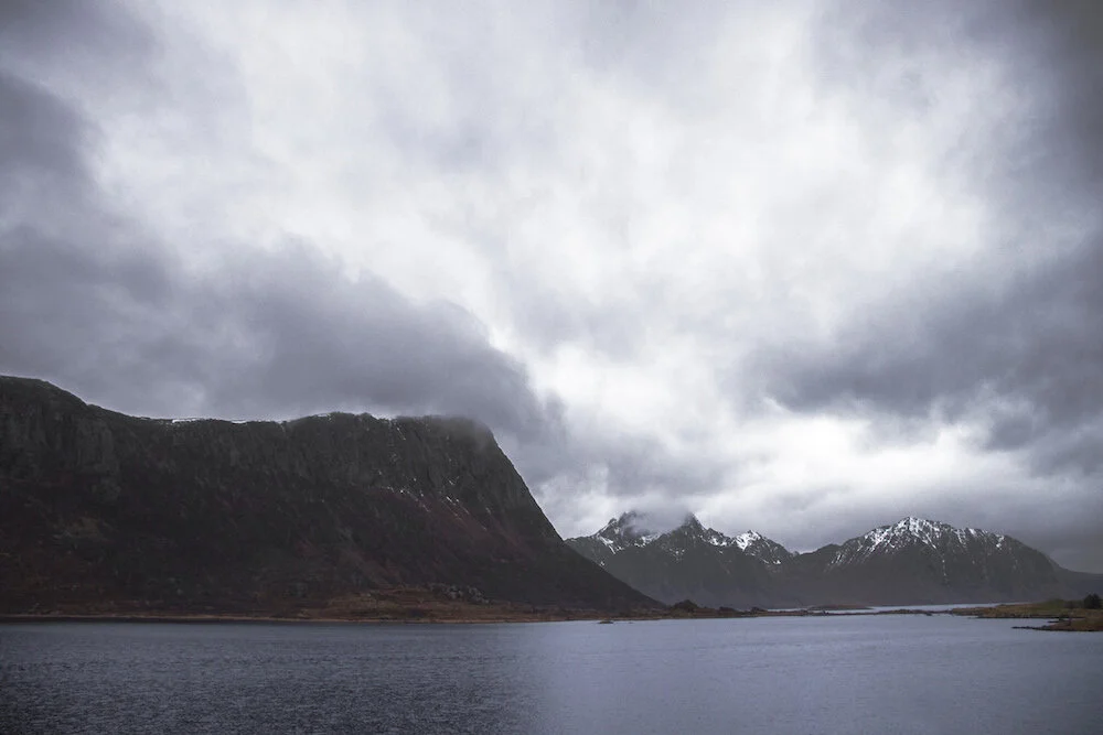 4 / Behold, he that keepeth Israel shall neither slumber nor sleep.5&nbsp;/ The&nbsp;Lord&nbsp;is thy keeper: the&nbsp;Lord&nbsp;is thy shade upon thy right hand.