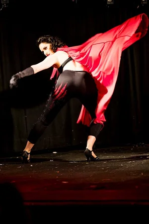 Getting to know…Evana De Lune! — Maison Burlesque