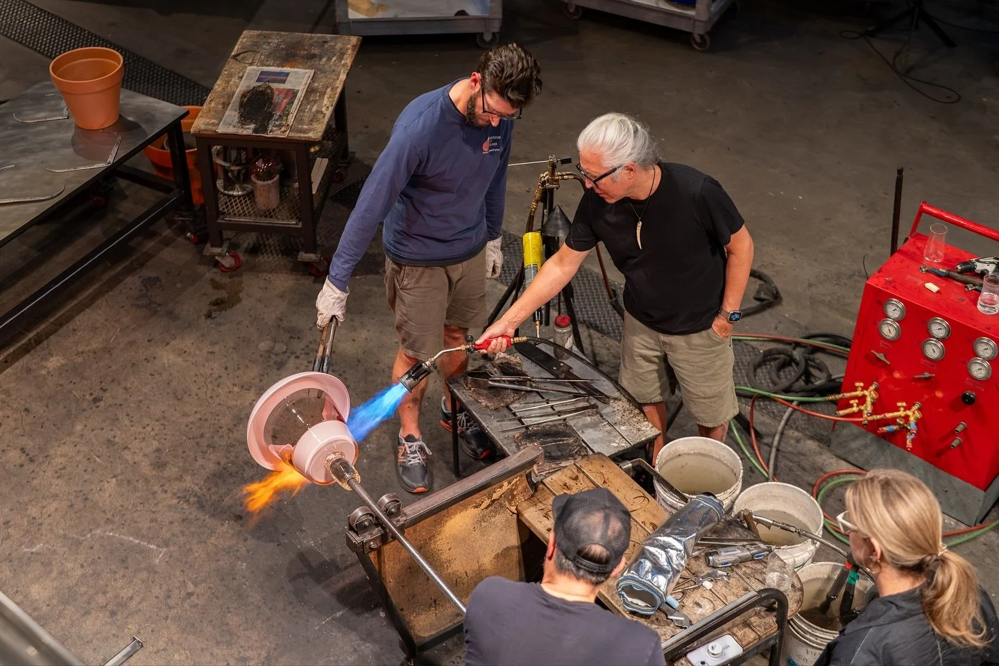 Reflecting on the legacy of glass in the Northwest throughout @refractseattle last week!
Photo gallery features:
• @prestonsingletaryglass asssisting @asasandlund at @tgsglass 
• Katie Buckingham giving folks a tour of “Field Notes: