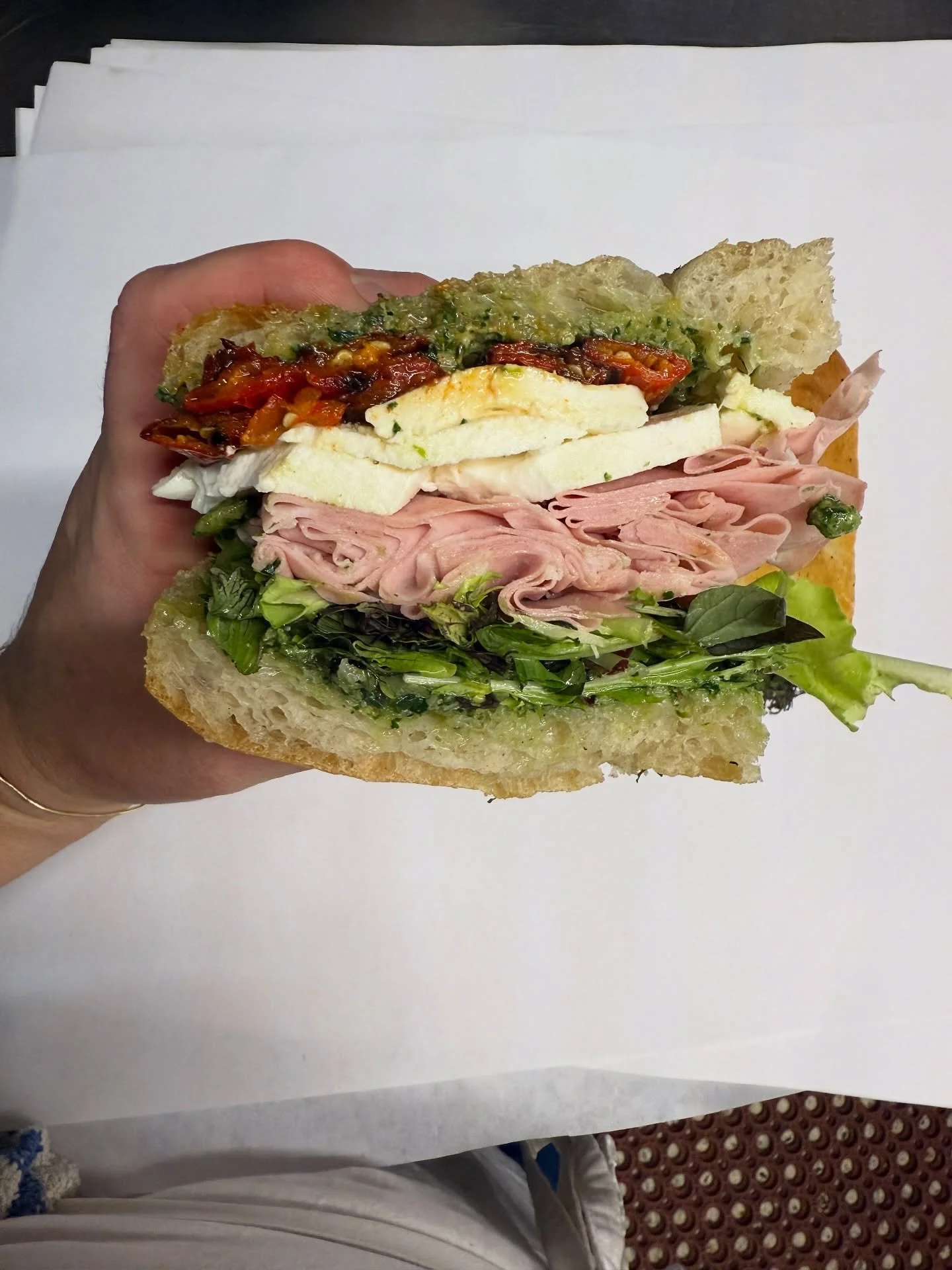 GOOD FOOD ROUND UP!  Some cute faces, too. What would you like us to cook for you in 2026?  Taking requests for new specials + old favorites.. let us know below or send a dm with any fun/funky ideas😛 
We wish all the best to you and yours. May the N