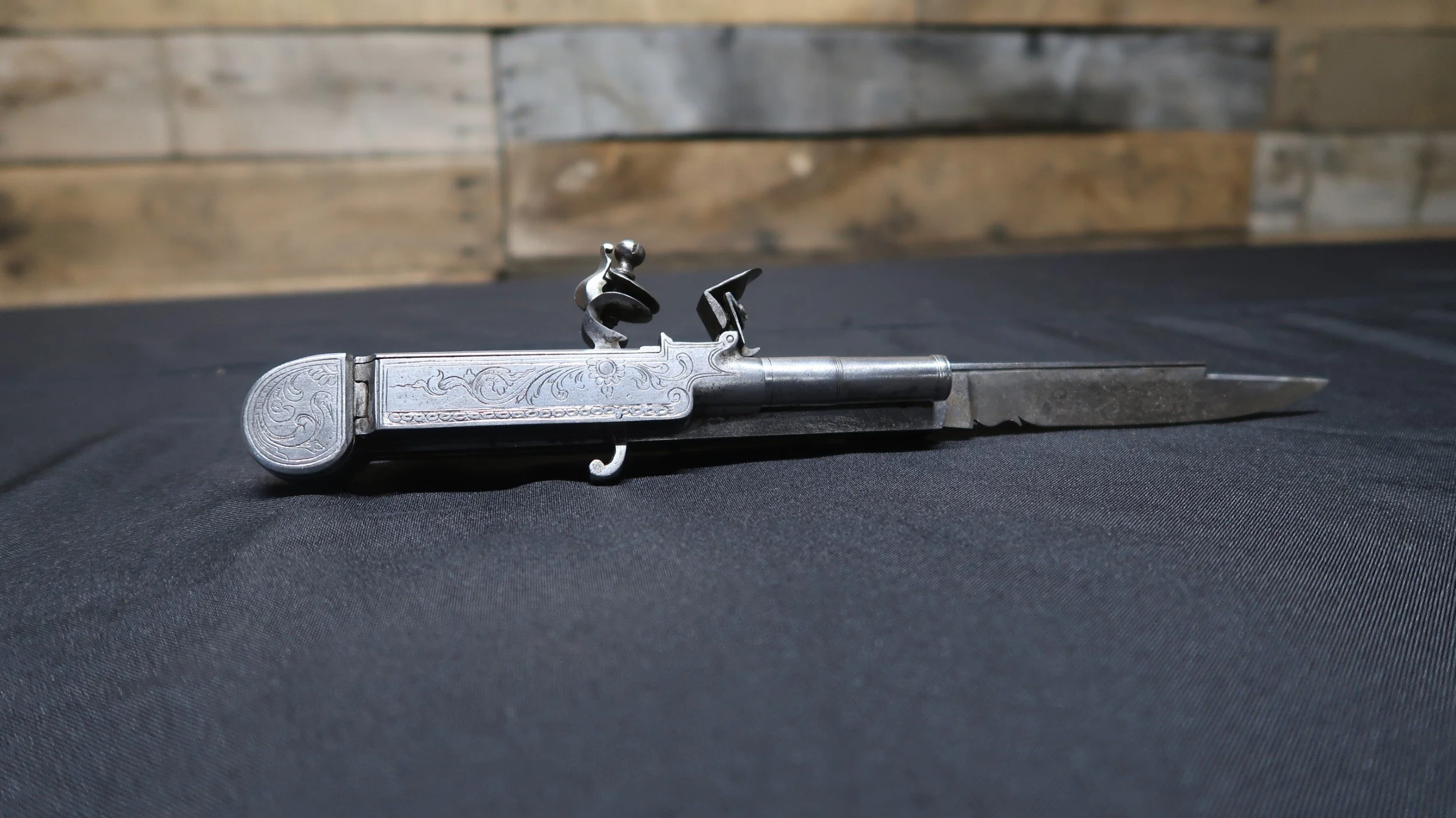 My new favorite muzzleloading pocket knife Boxlock FLINTLOCK pistol