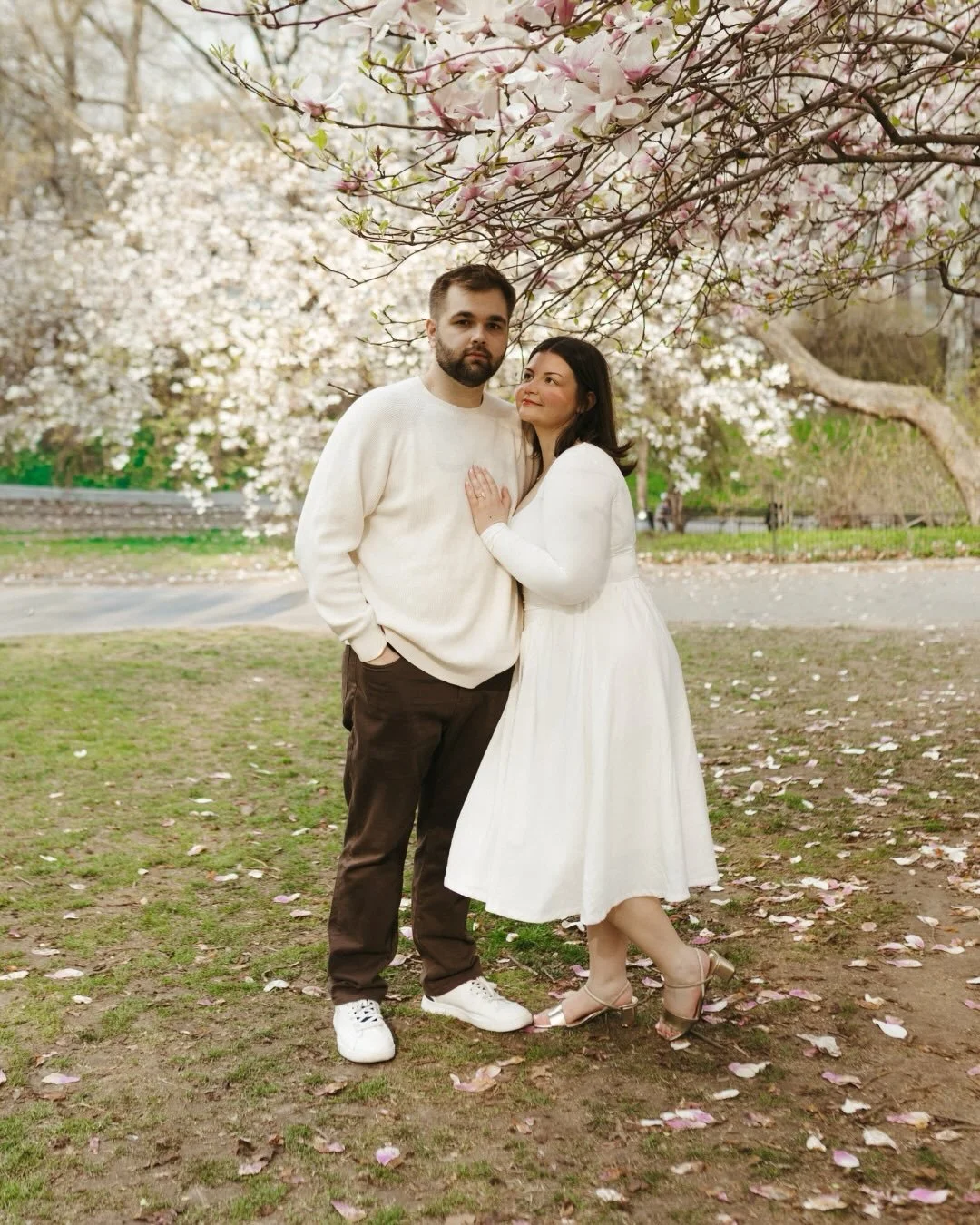 had to say goodbye to spring with these stunning shots from T&amp;A&rsquo;s engagement shoot in Central Park 🤍🍸🌸
.
.
.
🏷️Editorial &amp; Documentary, film inspired engagement photography in New York City.