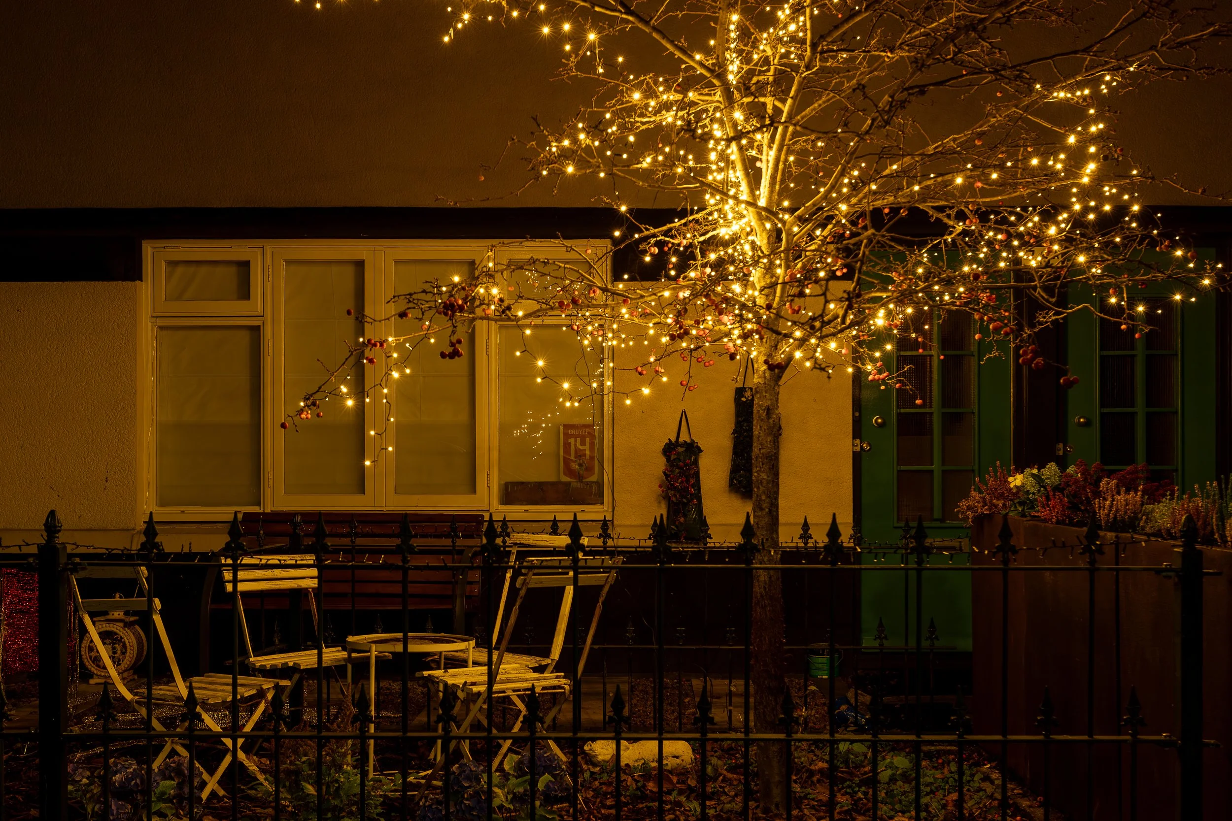 Universal Houses, Personal Light