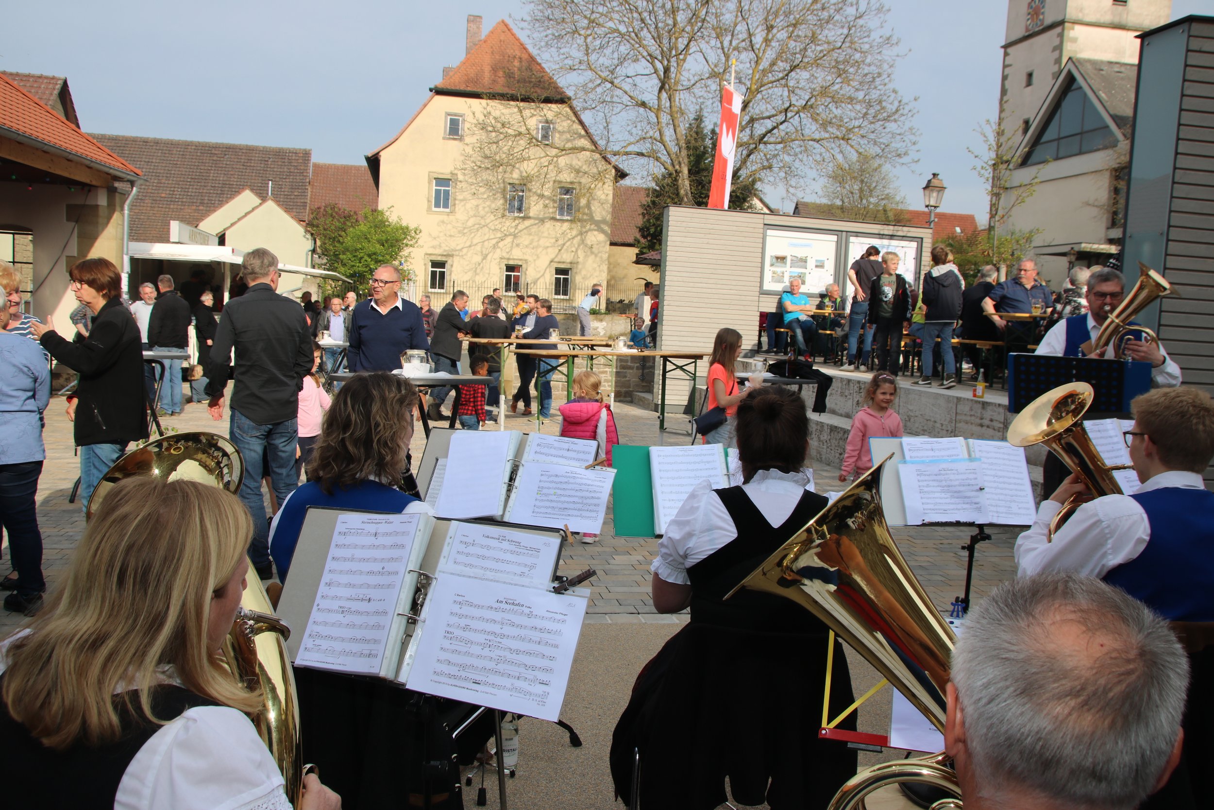 Musikfreunde mit Platz4.JPG