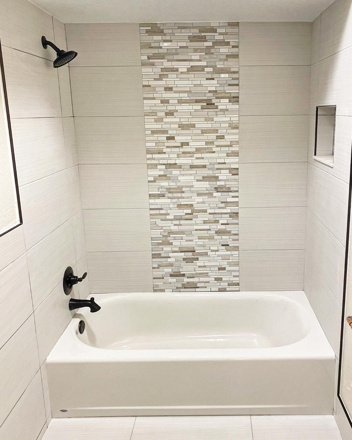 🛁 

#bathroomremodel #bathroomdesign #tubshower #tubs #tile #bathroomtubs #bathroomdesignideas #transformyourbathroom #classybathrooms #hgtv #tiles #bathroomtiles #designinspiration #maitland #maitlandbathrooms #condobathrooms