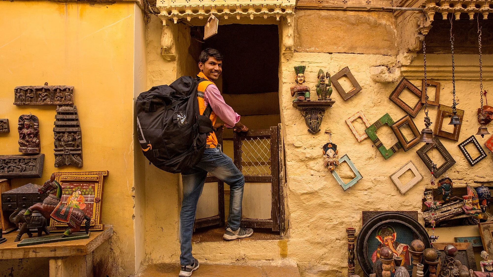 AssociateInFrontOfCustomerHouse2-Jaisalmer.jpg
