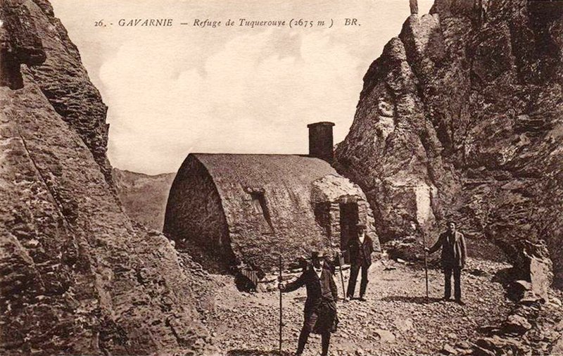 Refuge de Tuquerouye à Gavarnie dans les Hautes-Pyrénées au début du xxe&nbsp;siècle.