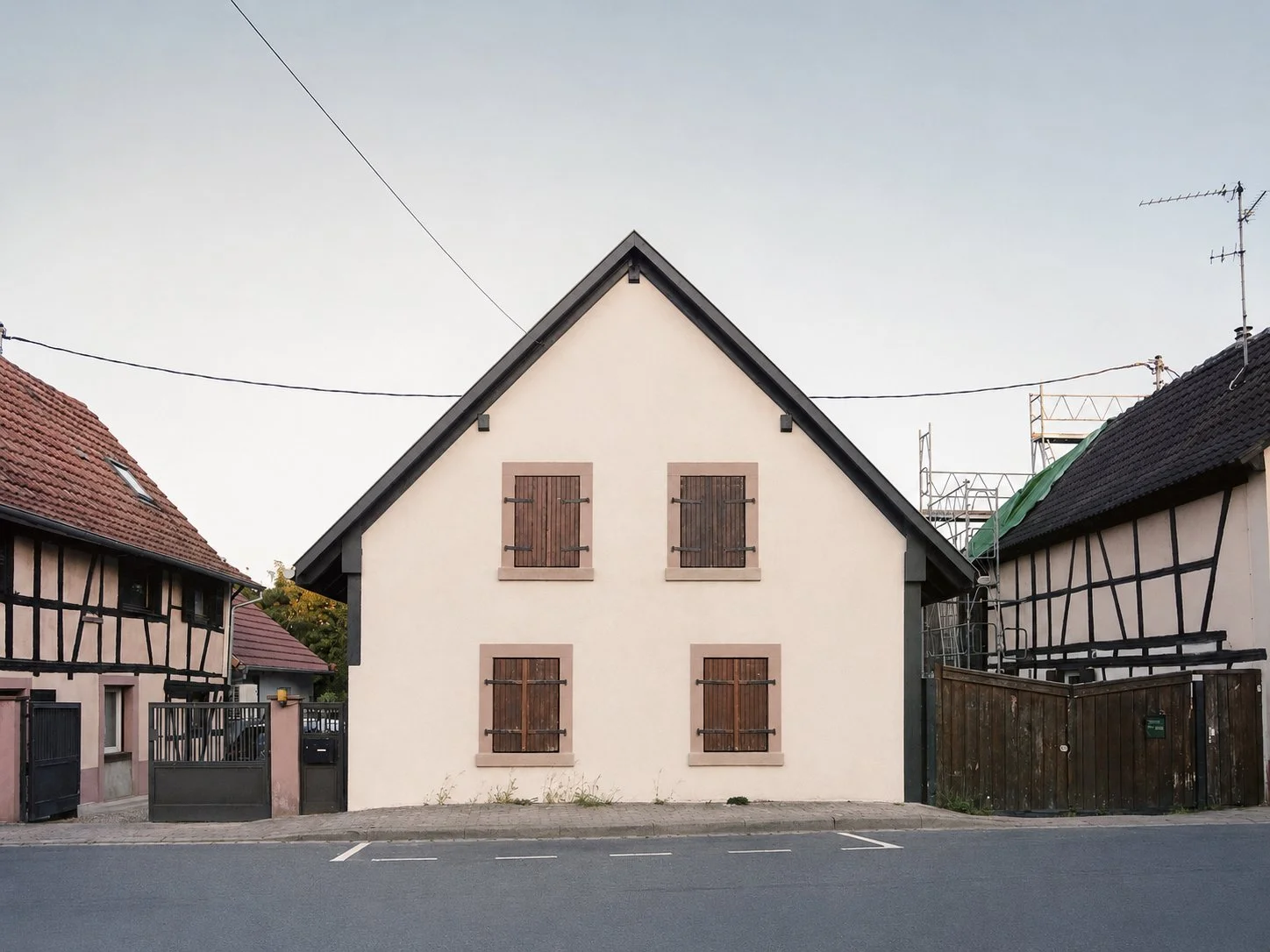 Réhabilitation lourde d’une maison à colombages (XIXe siècle) bas carbone et biosourcée à Fegersheim.