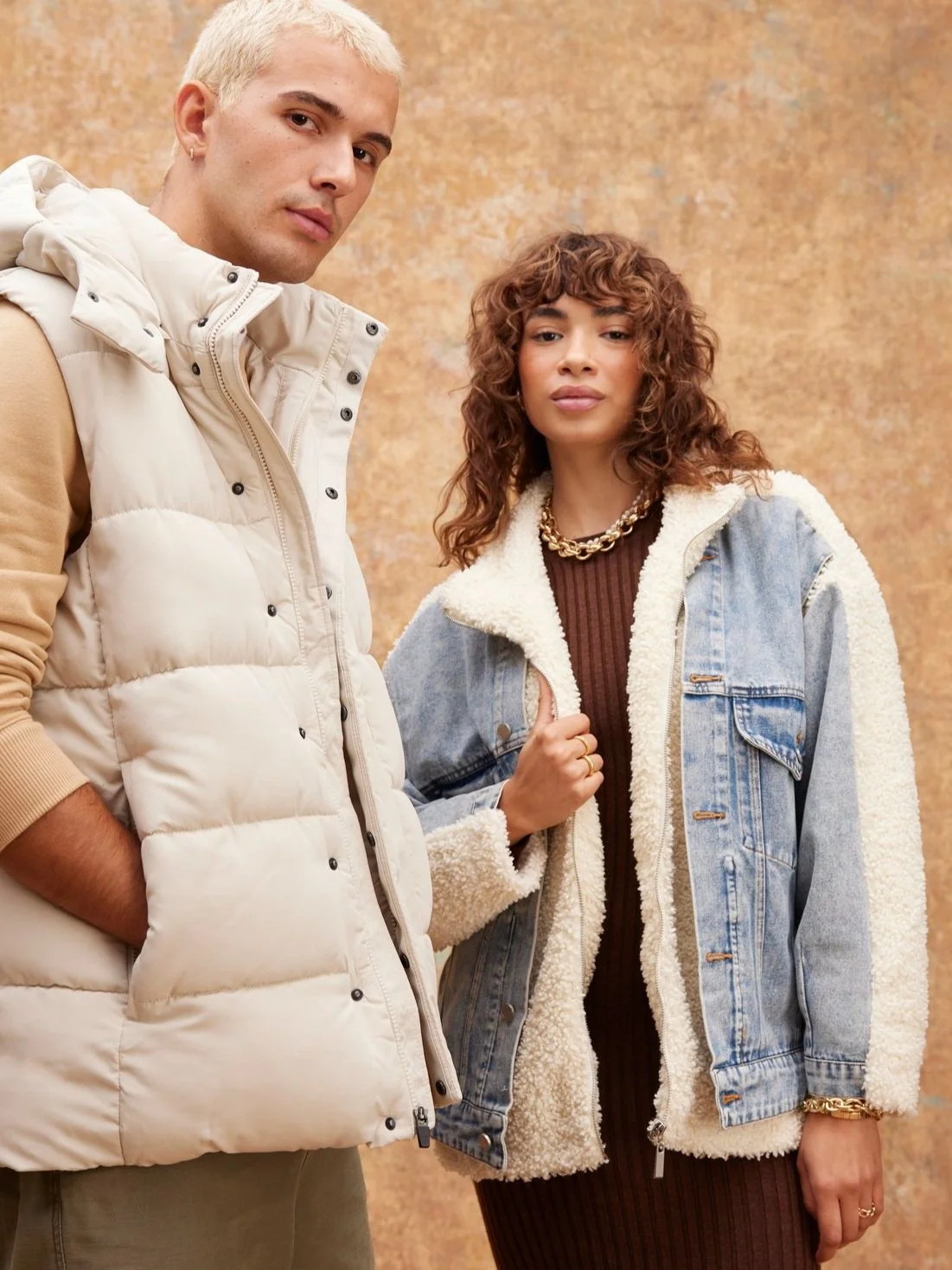 AS_HOLIDAY2023_HOL1_SWEATEROUTERWEAR_DUAL_OCT_0036.jpg