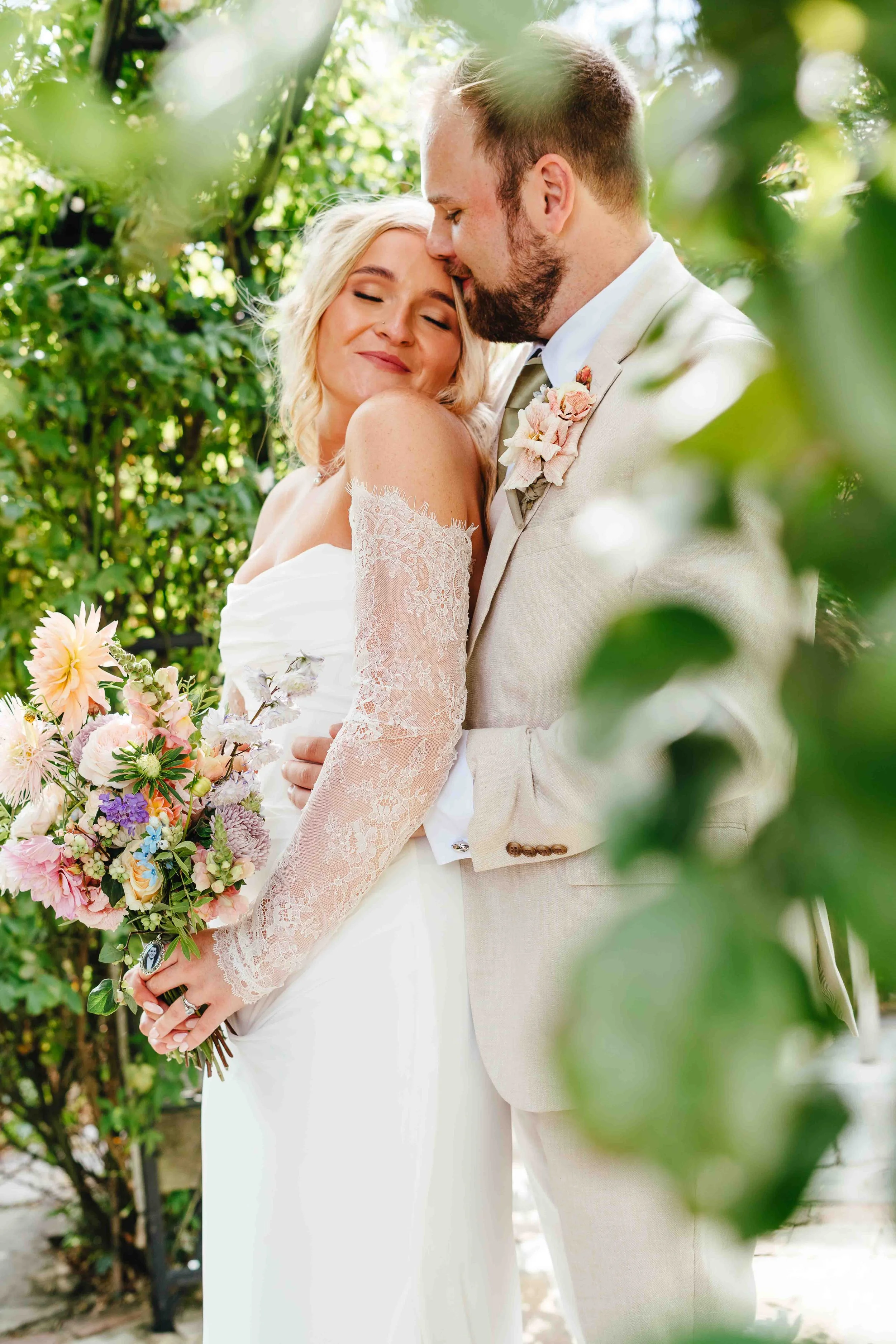 Kingscote Barn Wedding Photographer