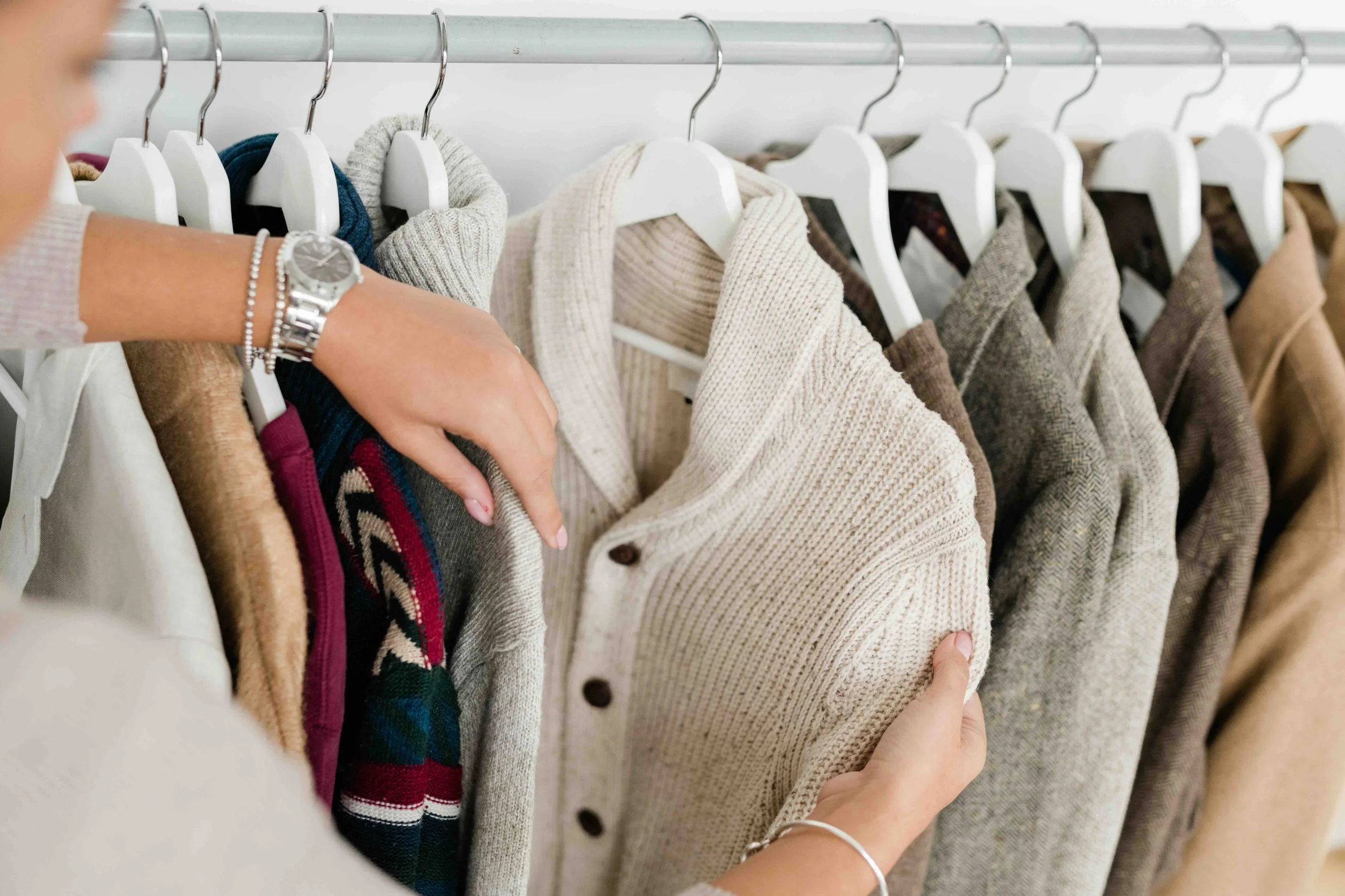 10 Wardrobe Essentials You Need for an Effortless Look - Contagion Media
