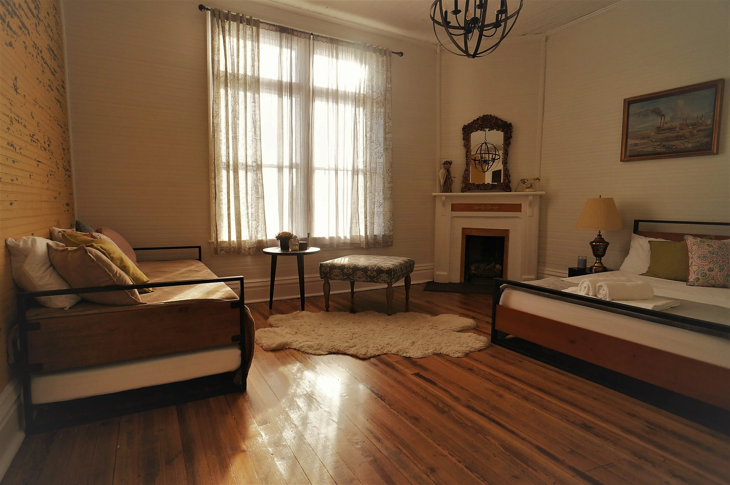 Room 7 - 1 Queen and 2 Twins