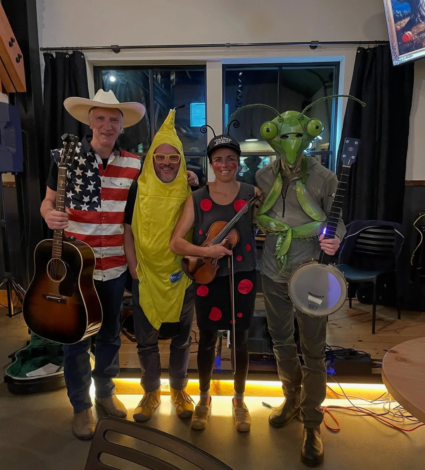 👻 

With @tysongrahamstudio @northwesthollis @twoheroesbrewery