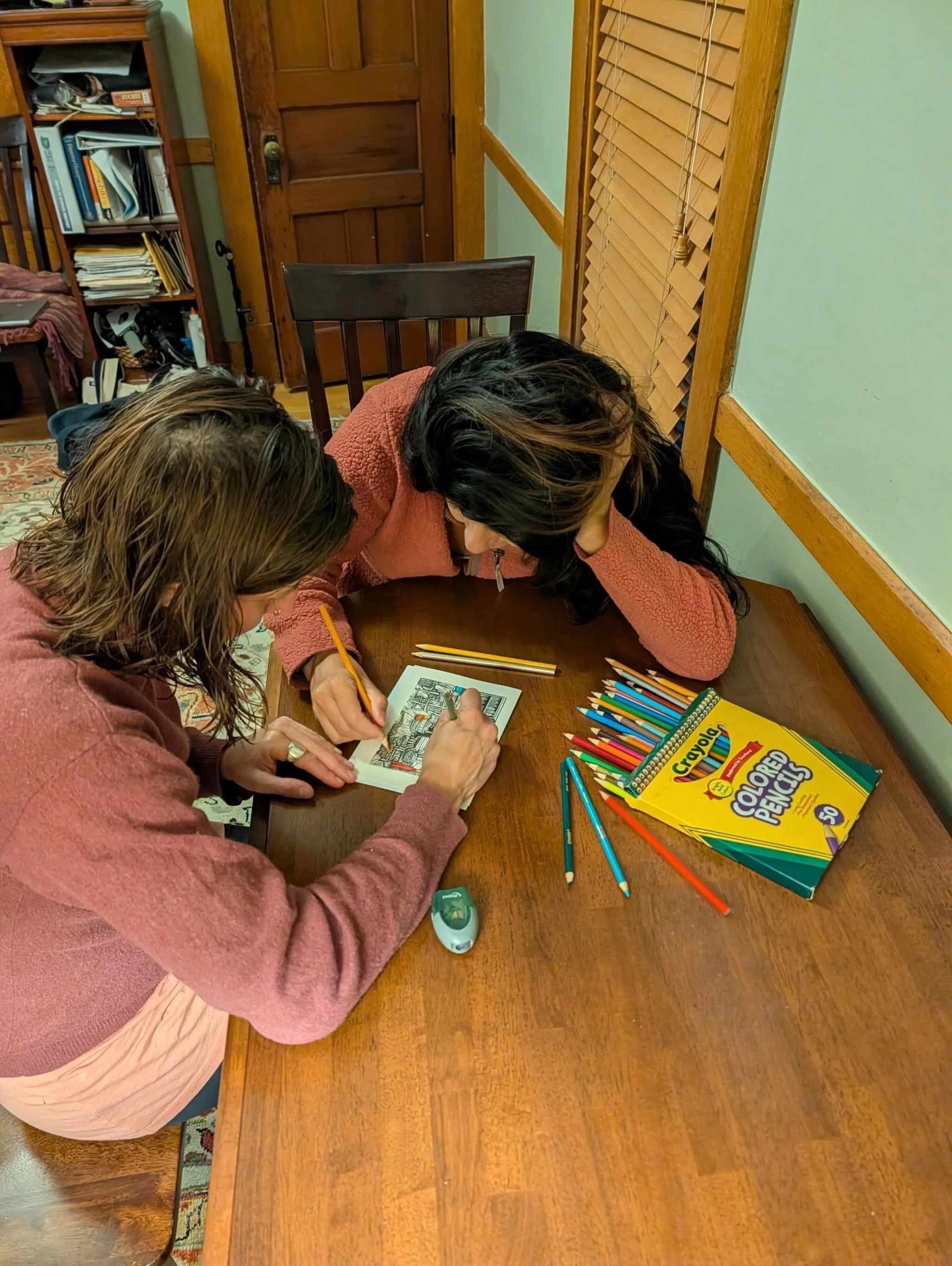 Coloring a card for our mom. 💕

@lilraeraeofsunshine