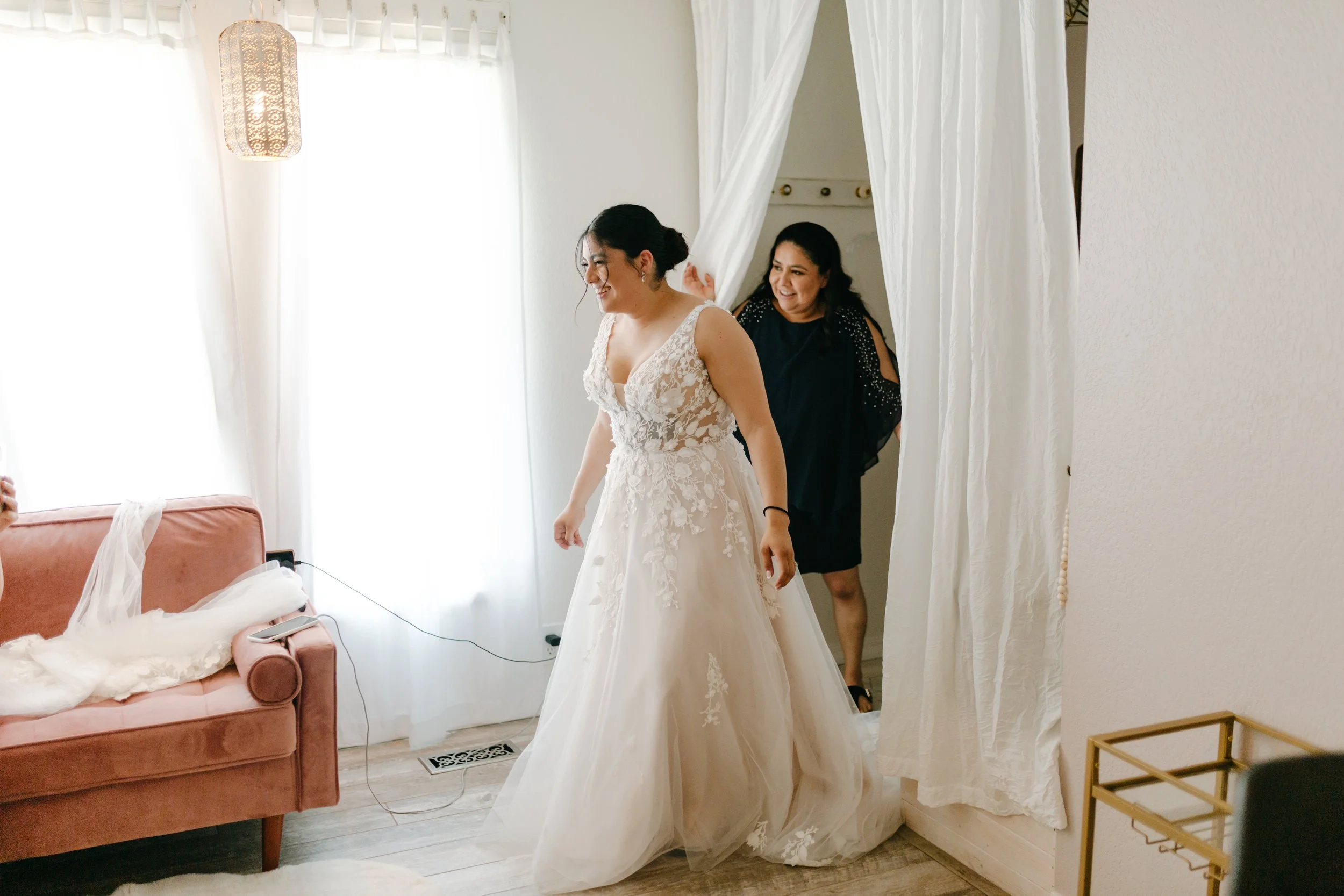 Hailey Nicole Creative | North Texas Western + Wedding Photographer | Rustic Boho Wedding in Tri-Cities, WA at Willow Inspired