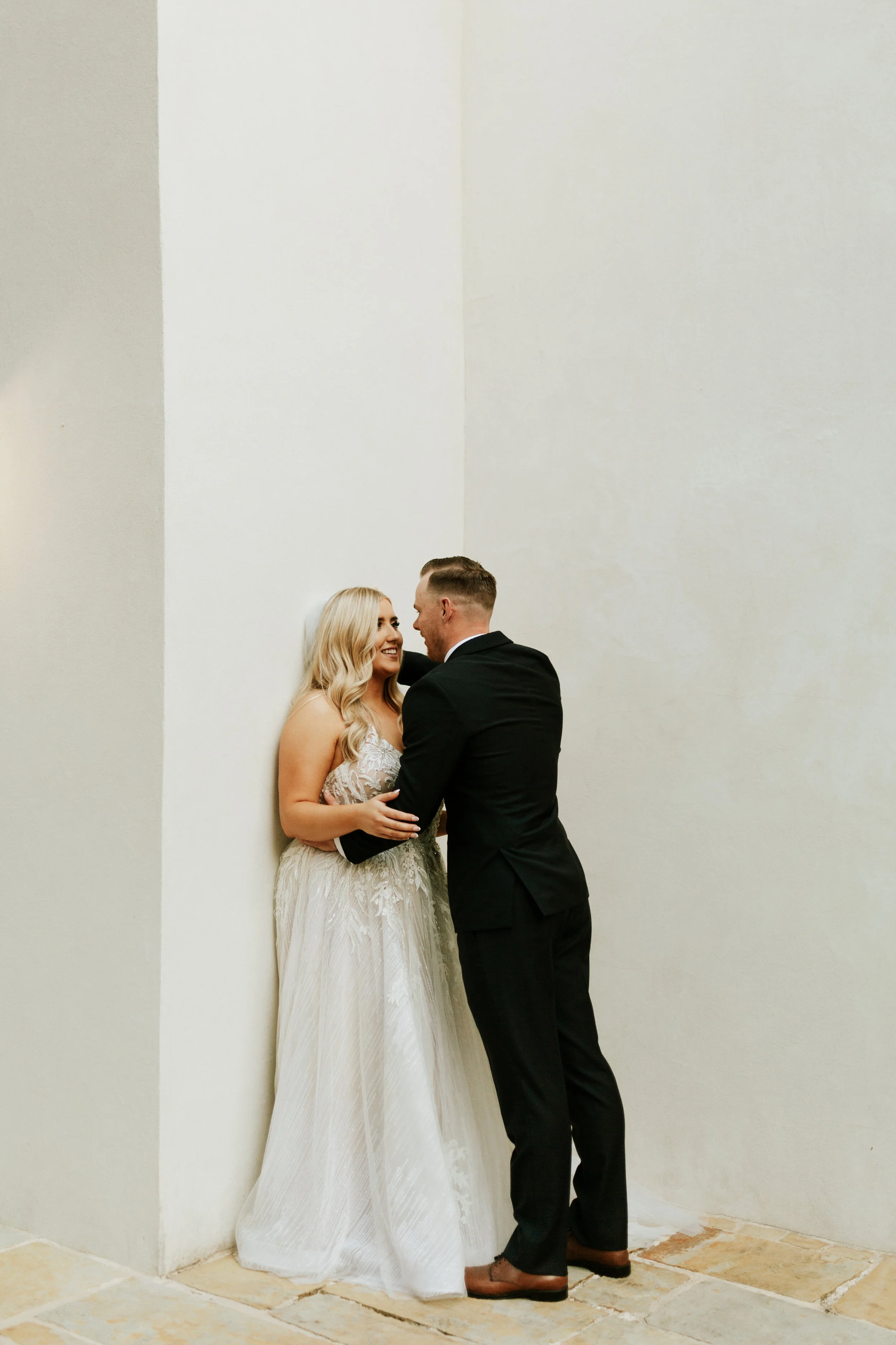 Hailey Nicole Creative modern, minimal, and romantic summer wedding at the Gardens at West Green in San Antonio, Texas