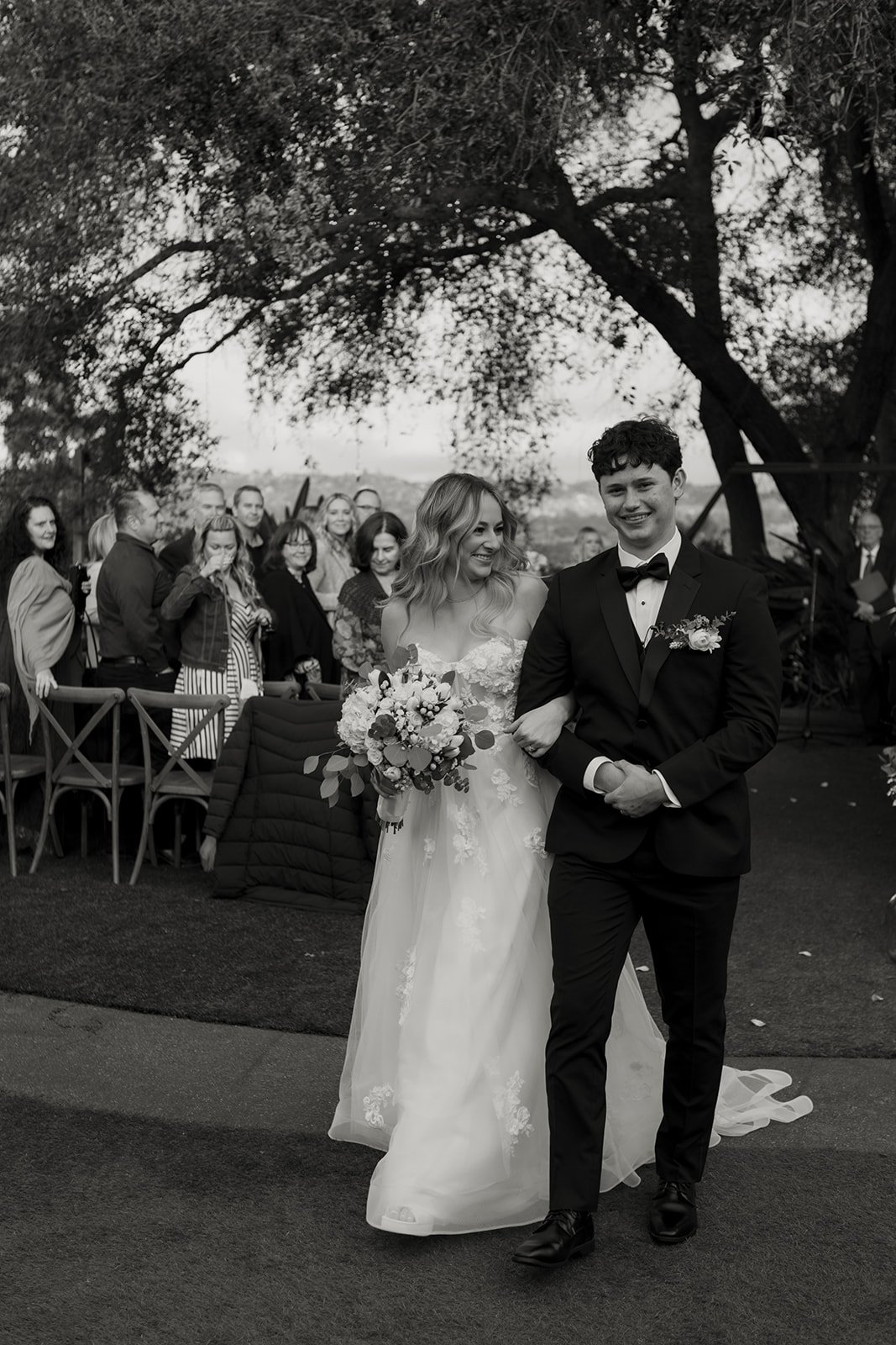 What to Look for in a Wedding Photographer When You’re Done Settling