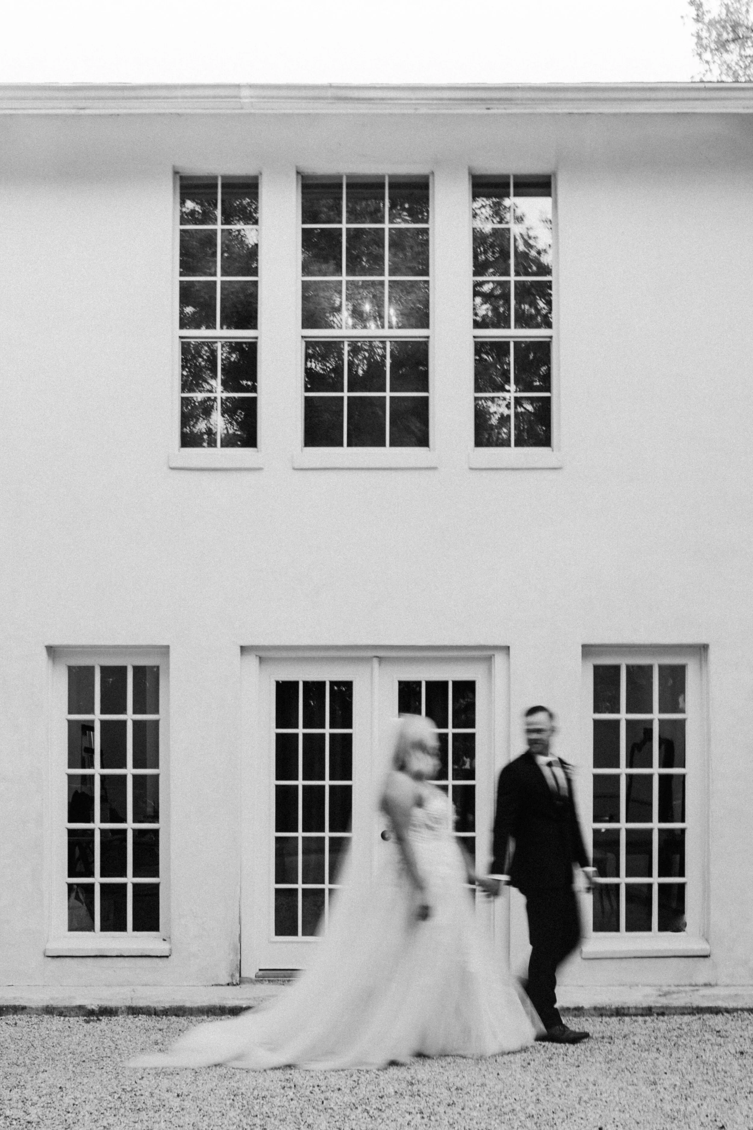 Hailey Nicole Creative modern, minimal, and romantic summer wedding at the Gardens at West Green in San Antonio, Texas