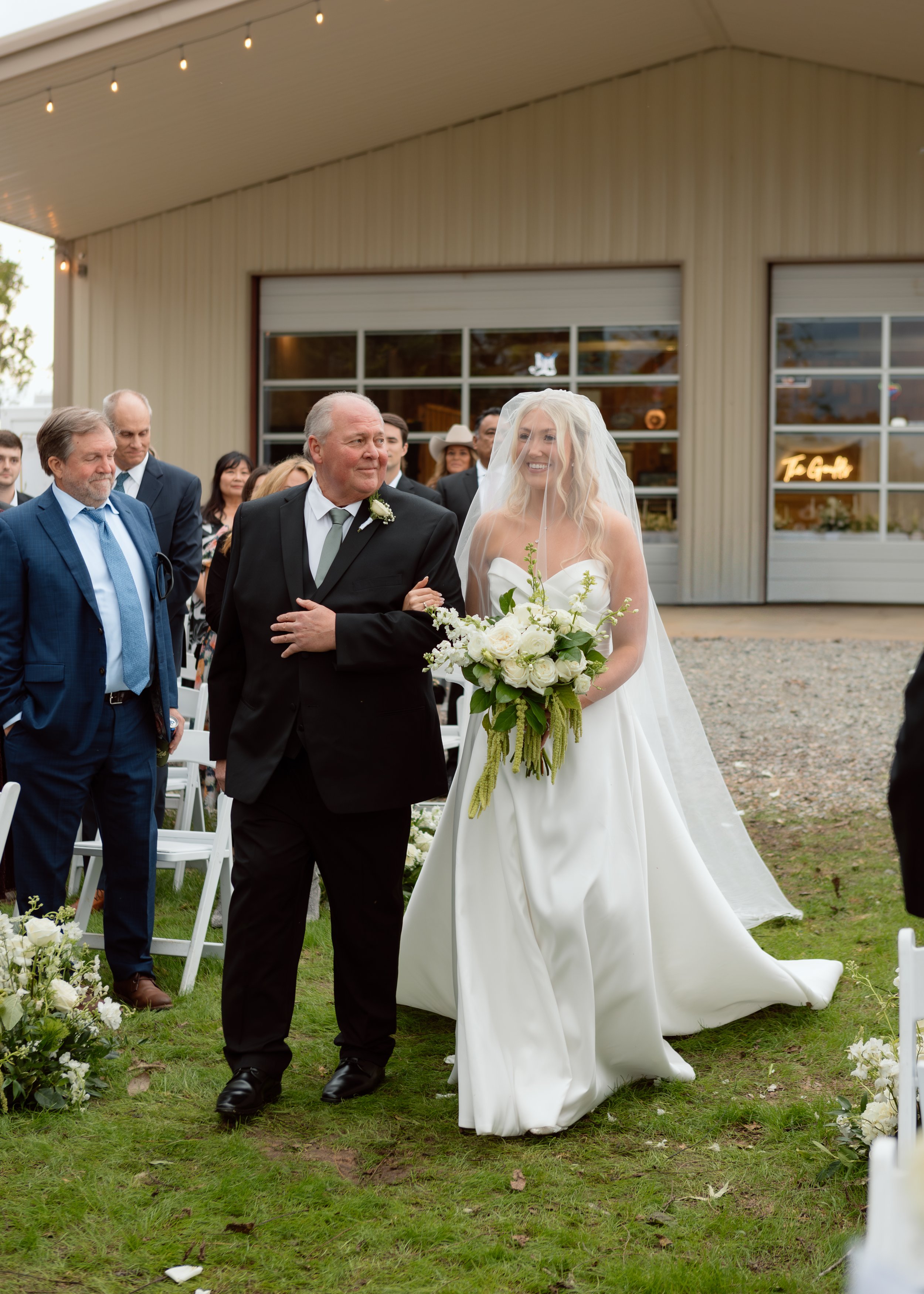 By-Hailey-Nicole-Photo-DFW-Texas-wedding-Photographer-sneaks-4.jpg