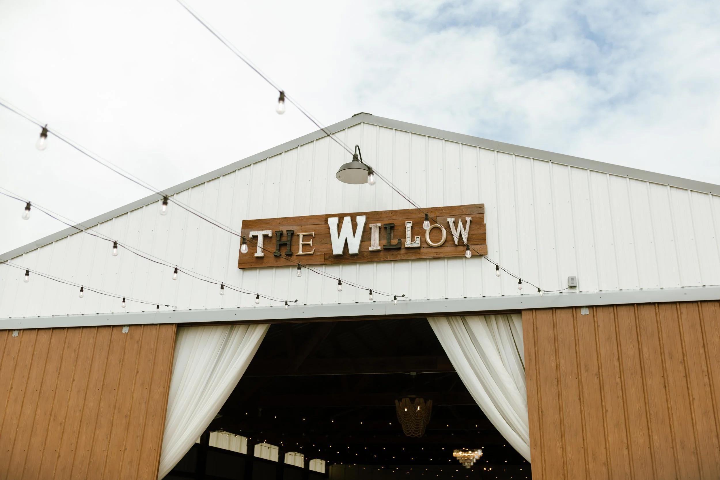 Hailey Nicole Creative | North Texas Western + Wedding Photographer | Rustic Boho Wedding in Tri-Cities, WA at Willow Inspired